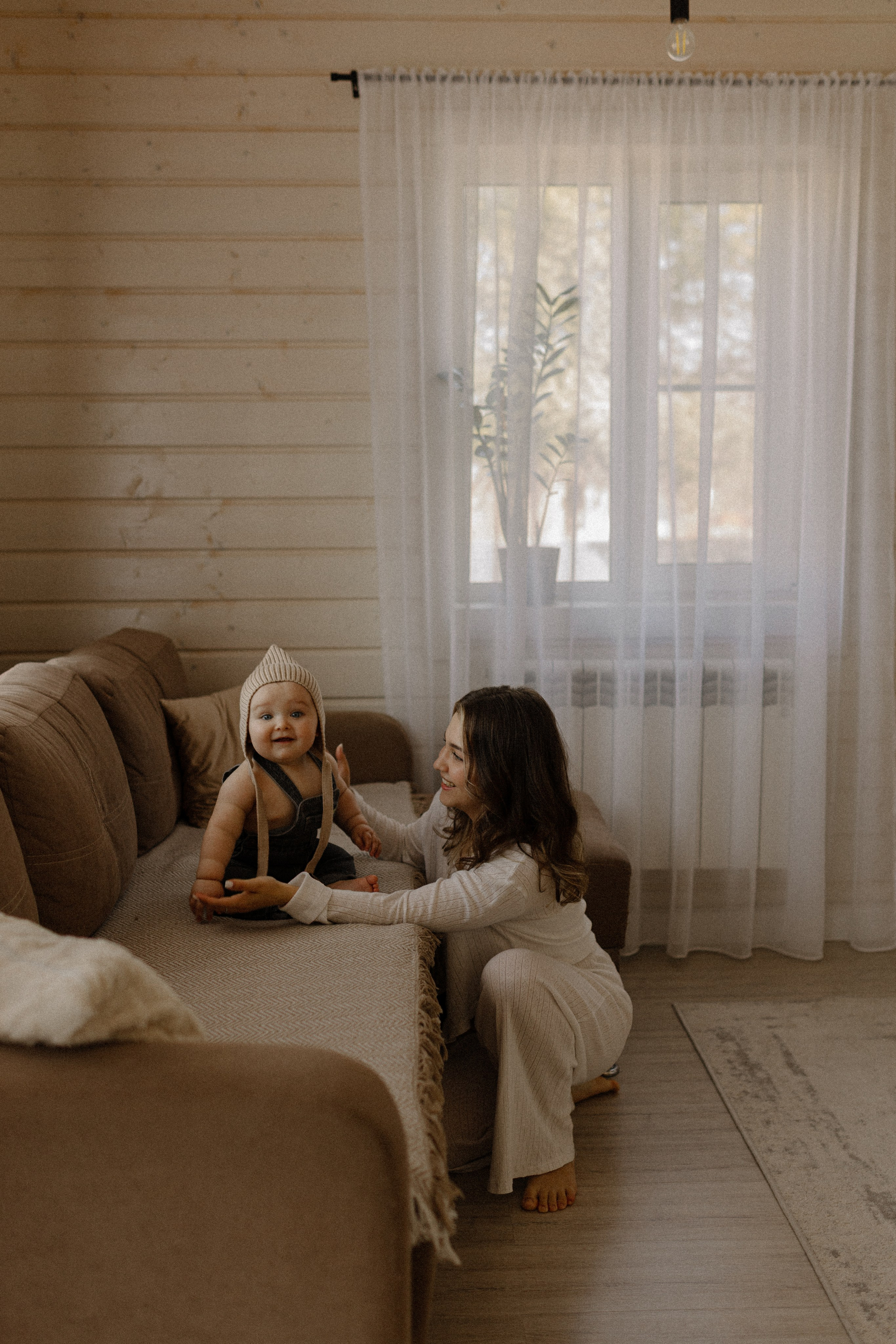 Яна и Тимофей. Домашняя съёмка. Семейный фотограф Тихвин, Санкт-Петербург и ЛО