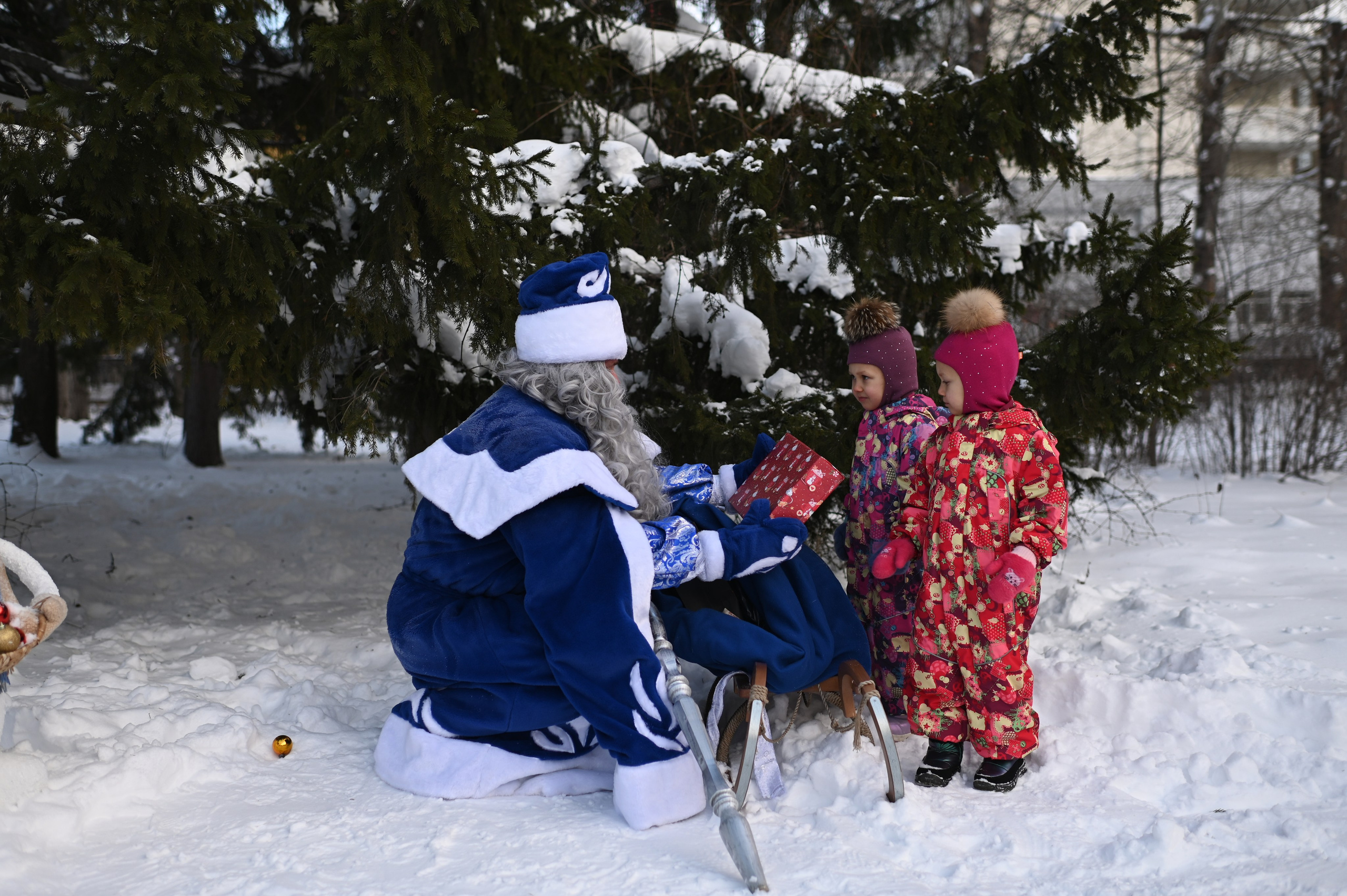 ПОЗДРАВЛЕНИЕ ОТ ДЕДА МОРОЗА. Семейный фотограф Екатеринбург Лора Мур