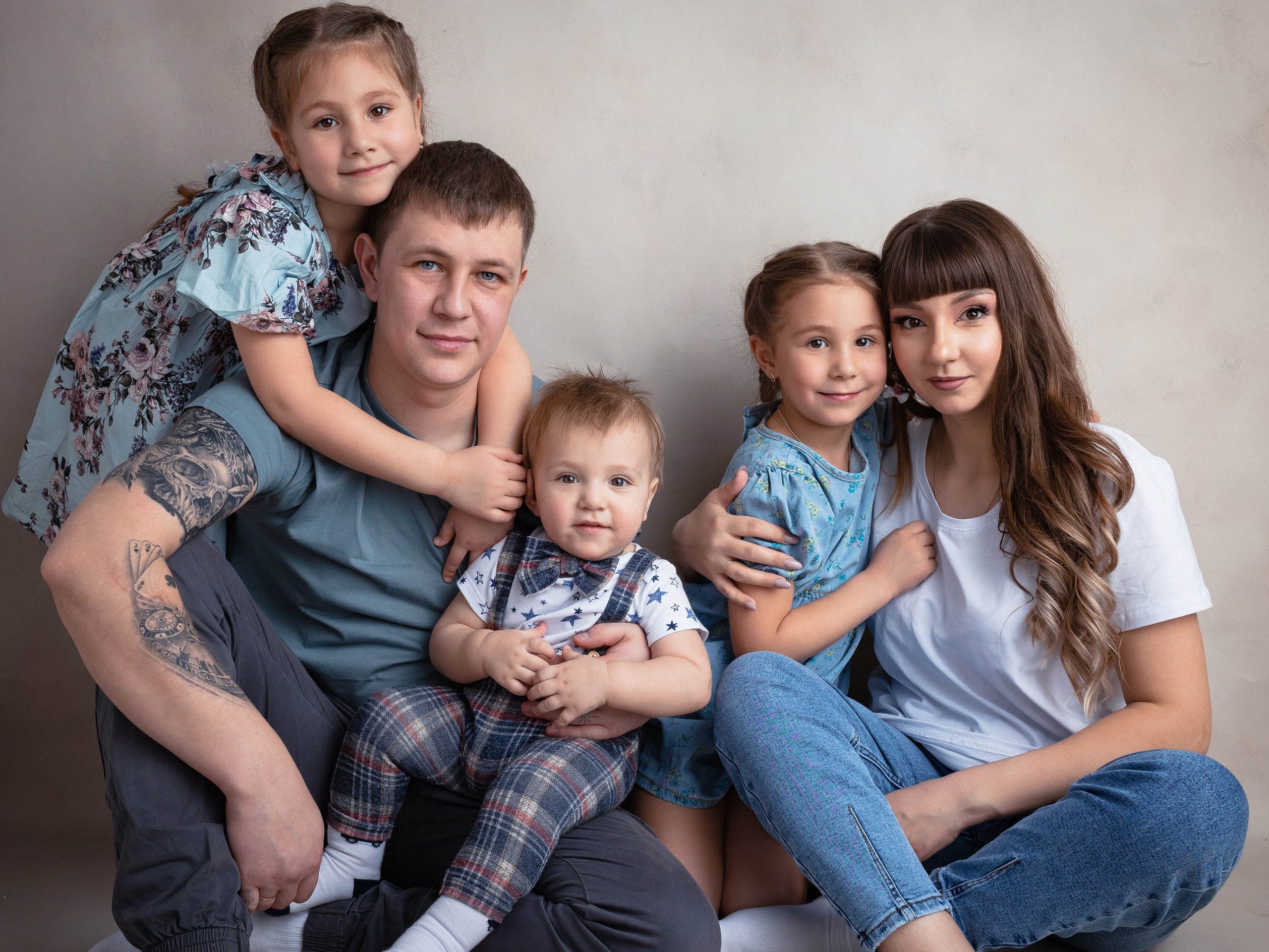 Фотосессия Первый Годик. Фотостудия для новорожденных и малышей в Твери — На ручки