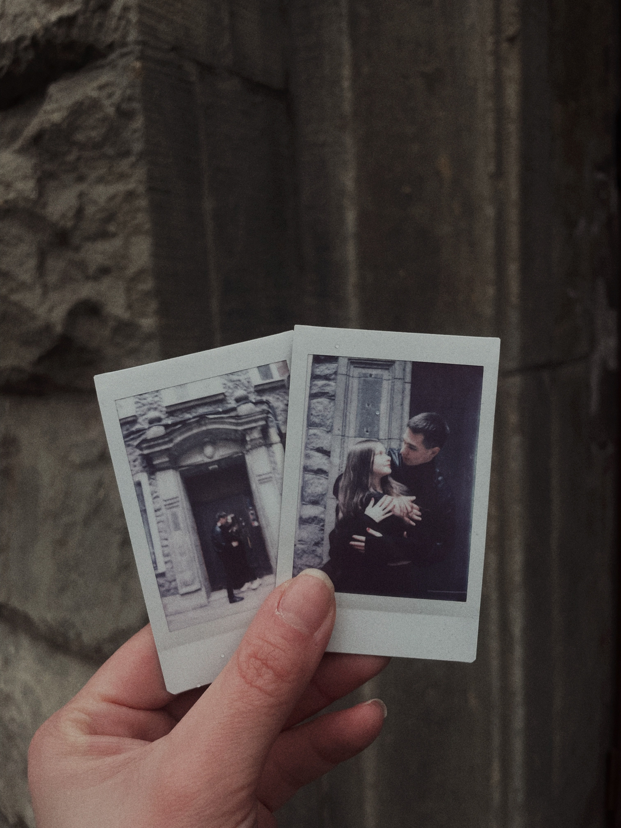 Кадры на инстакс instax моментальная фотография. Фотограф про чувства, моменты, любовь. свадебный и портретный фотограф