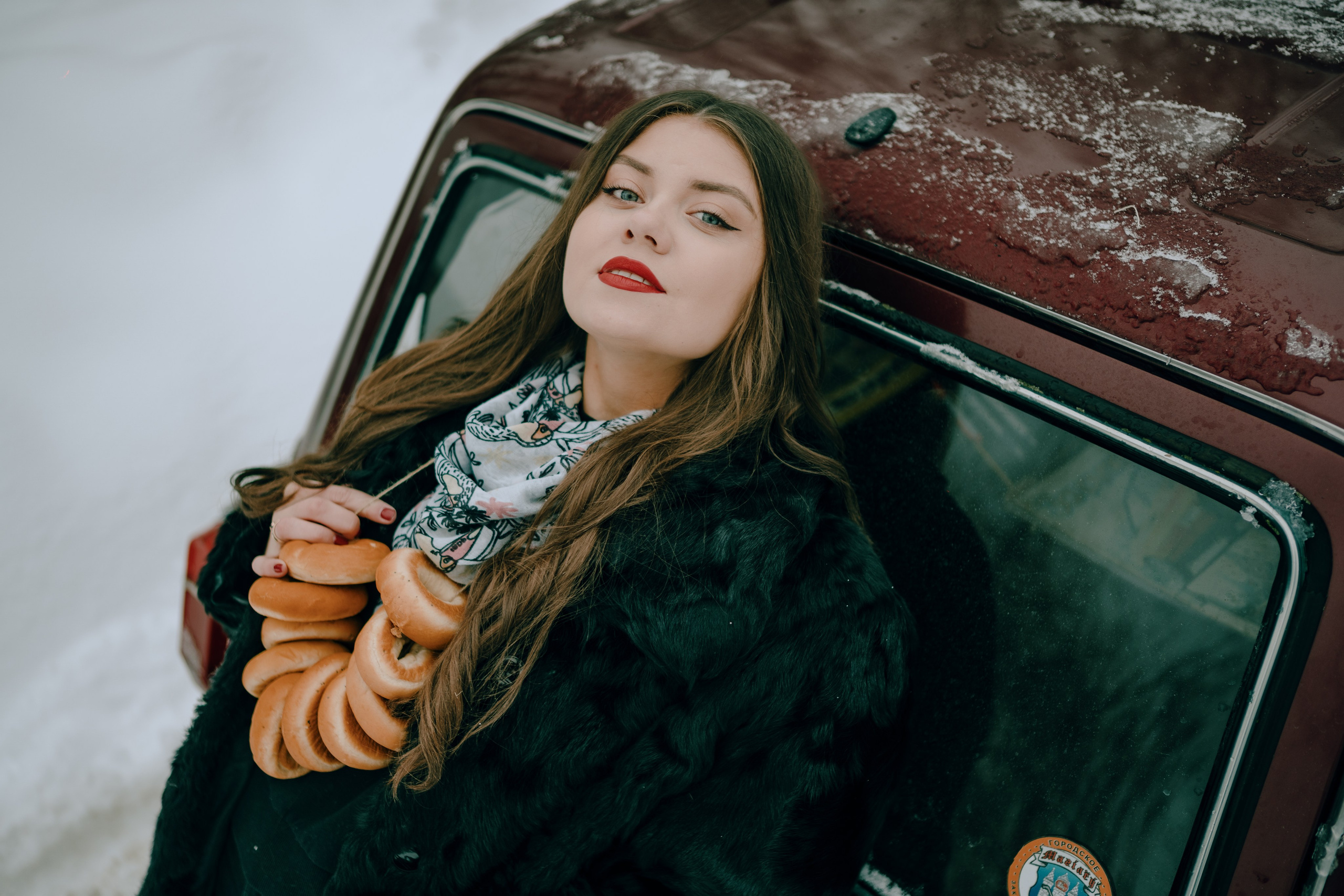 Звенит январская вьюга. Главная