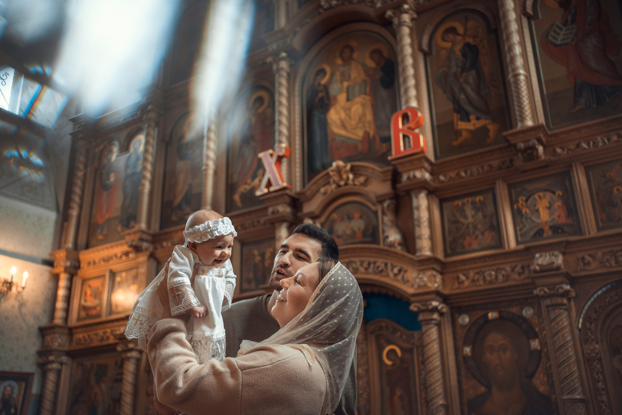 Таинство Крещения Ксении-Есении. Фотограф на Крещение в Москве Ткач Елена