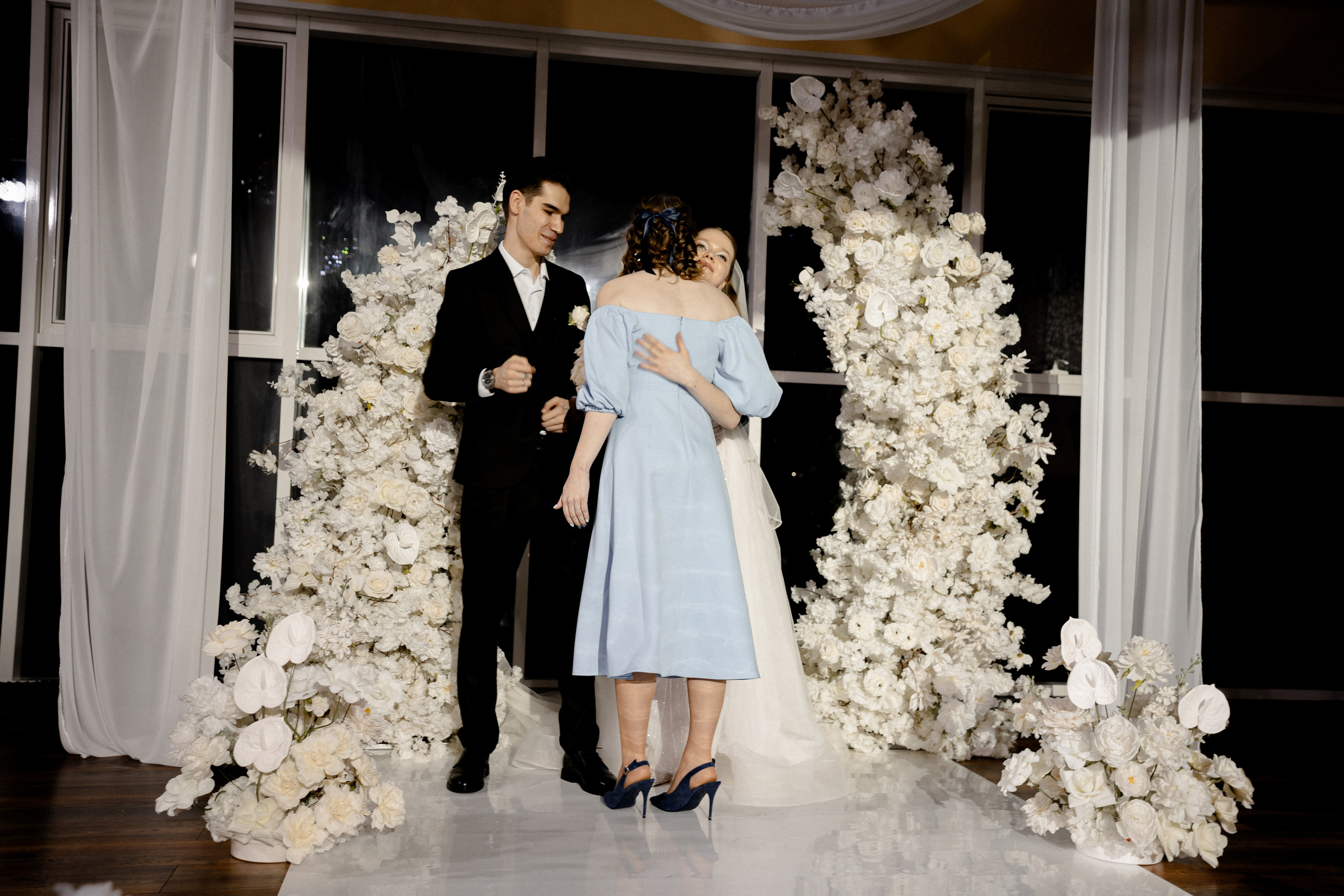 СВАДЕБНАЯ СЬЕМКА СБОРОВ В ОТЕЛЕ И ВЫЕЗД НА ЦЕРЕМОНИЮ (СНЯТО В СИБИРЕ В НИЖНЕВАРТОВСКЕ). Профессиональный фотограф, Санкт-Петербург — Виктория Богомолова