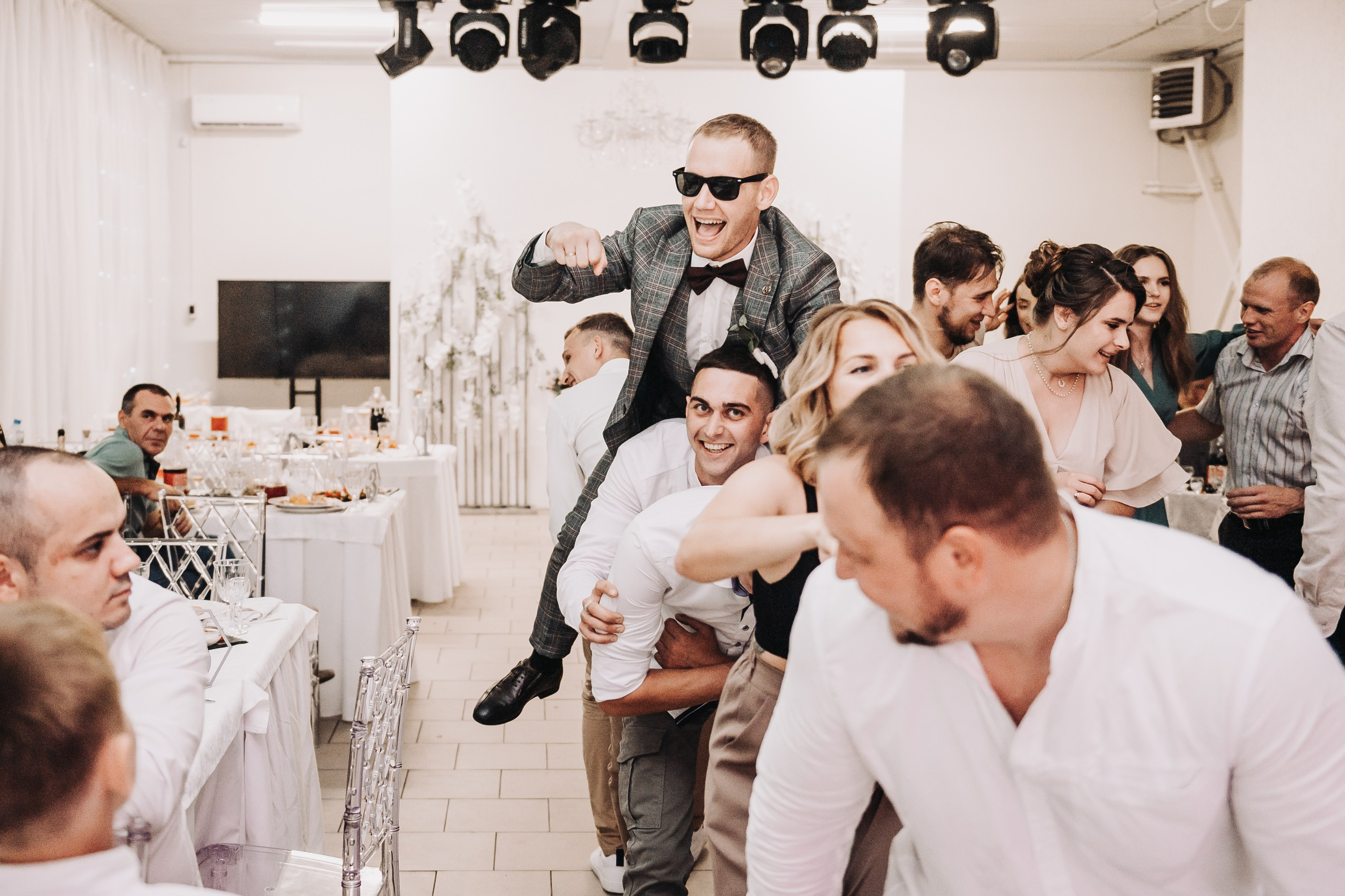 Свадебные фотографии. Фотограф в Барнауле Дарья Бутурлакина. Люби.Цени.Касайся