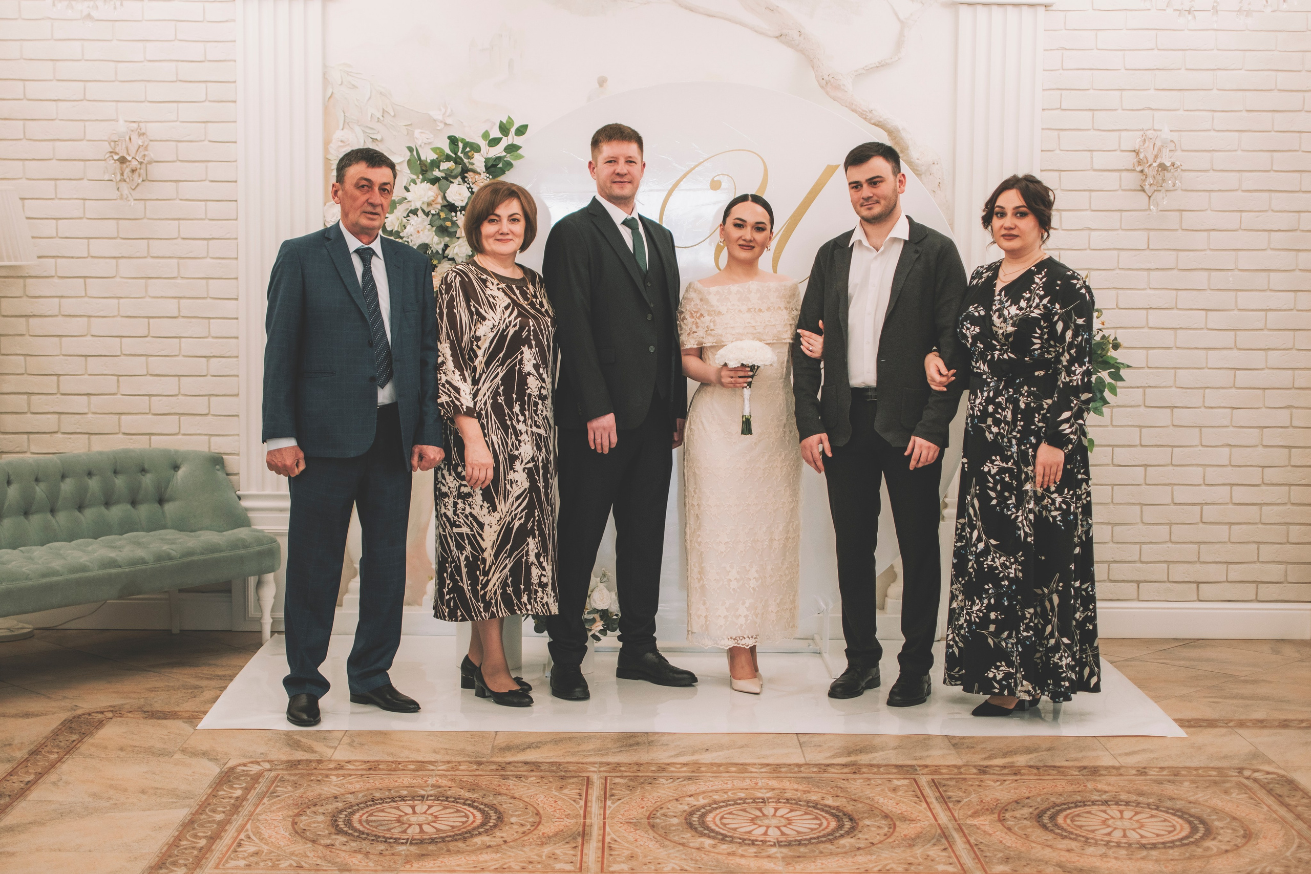 26.04.2025 (Фотосессия, роспись в Онии + фото с банкета). Семейный и свадебный фотограф Губкинский и Ставрополь