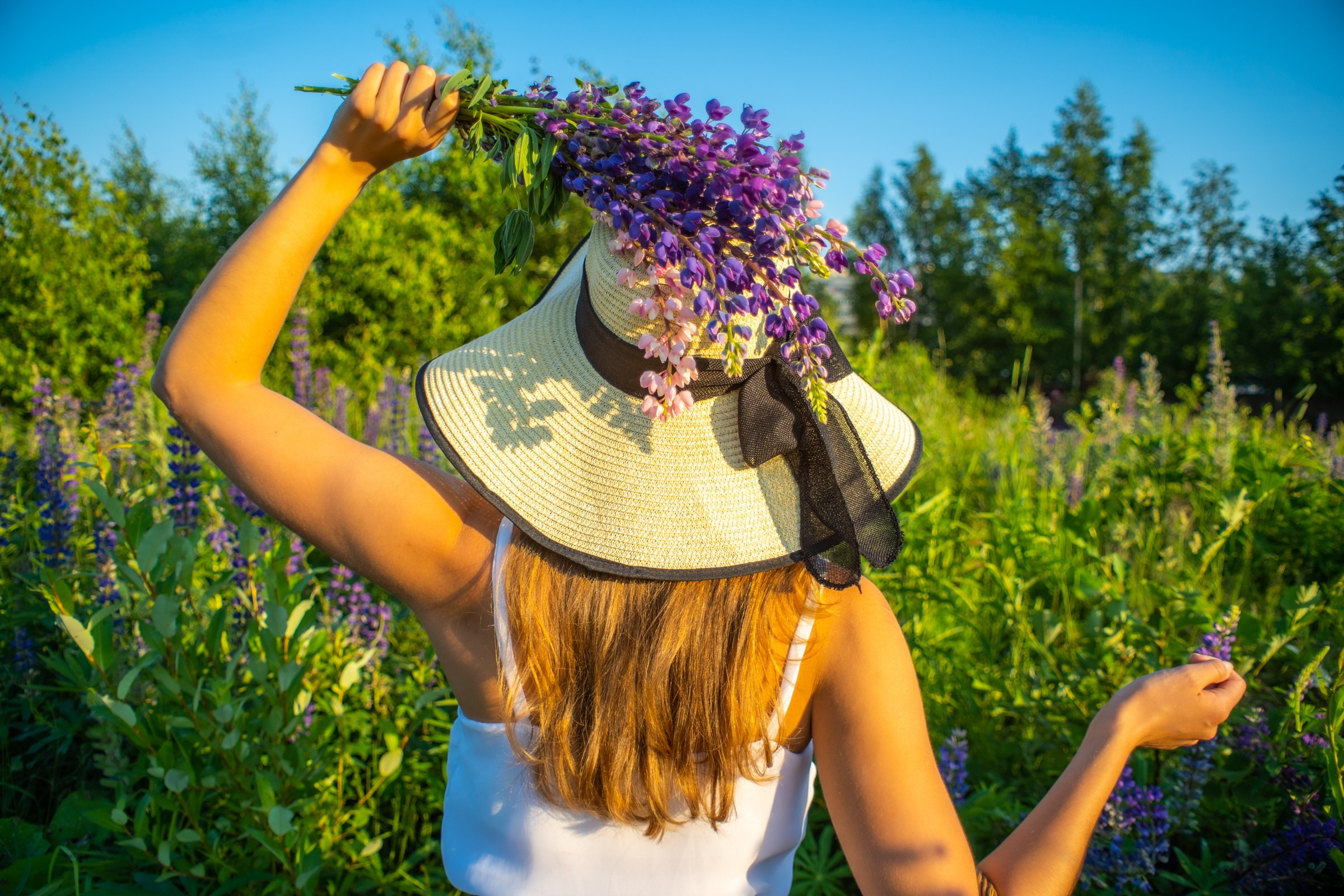 Лиза. Люпины. Портретный фотограф в Санкт-Петербурге Александр Быстрицкий