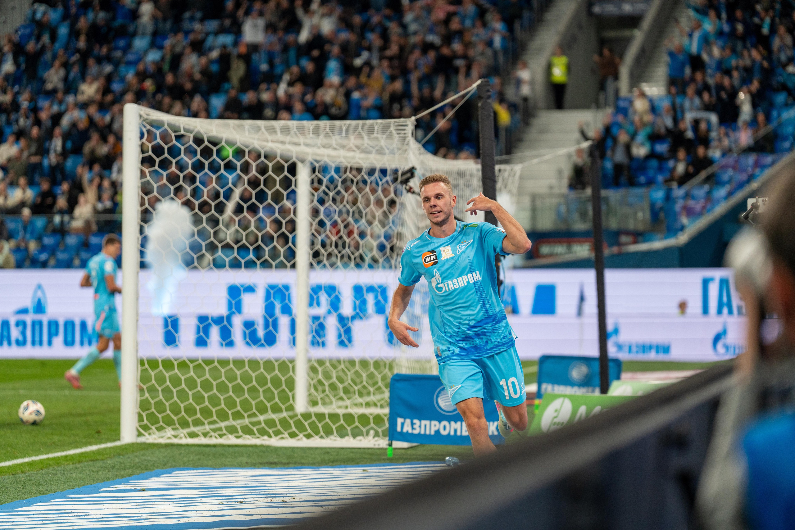 Репортажная съемка футбольного матча «Зенит»–«Оренбург» на Газпром Арене