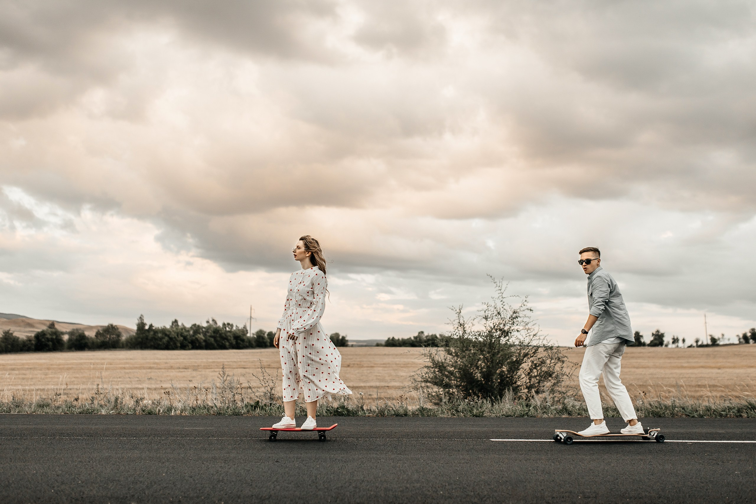 Здравствуйте! Я&nbsp;свадебный фотограф из&nbsp;Ульяновска, работаю в&nbsp;том числе по&nbsp;всей России и&nbsp;с&nbsp;выездом за&nbsp;границу. Снимаю свадьбы, lovestory, корпоративы, светский репортаж. Провожу обучение по&nbsp;фотографии, мастер-классы и&nbsp;воркшопы для других фотографов.