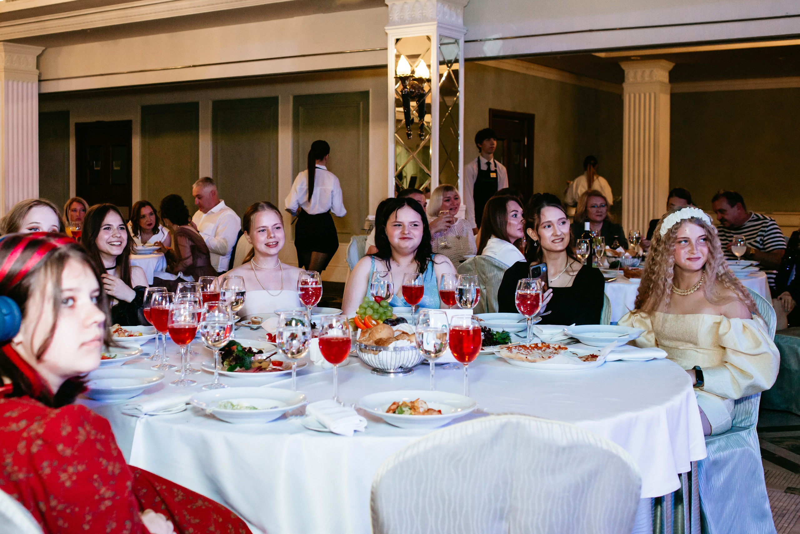 Выпускной 2025 (9класс) 124 школа. Фотограф в Челябинске Ополихина Анна