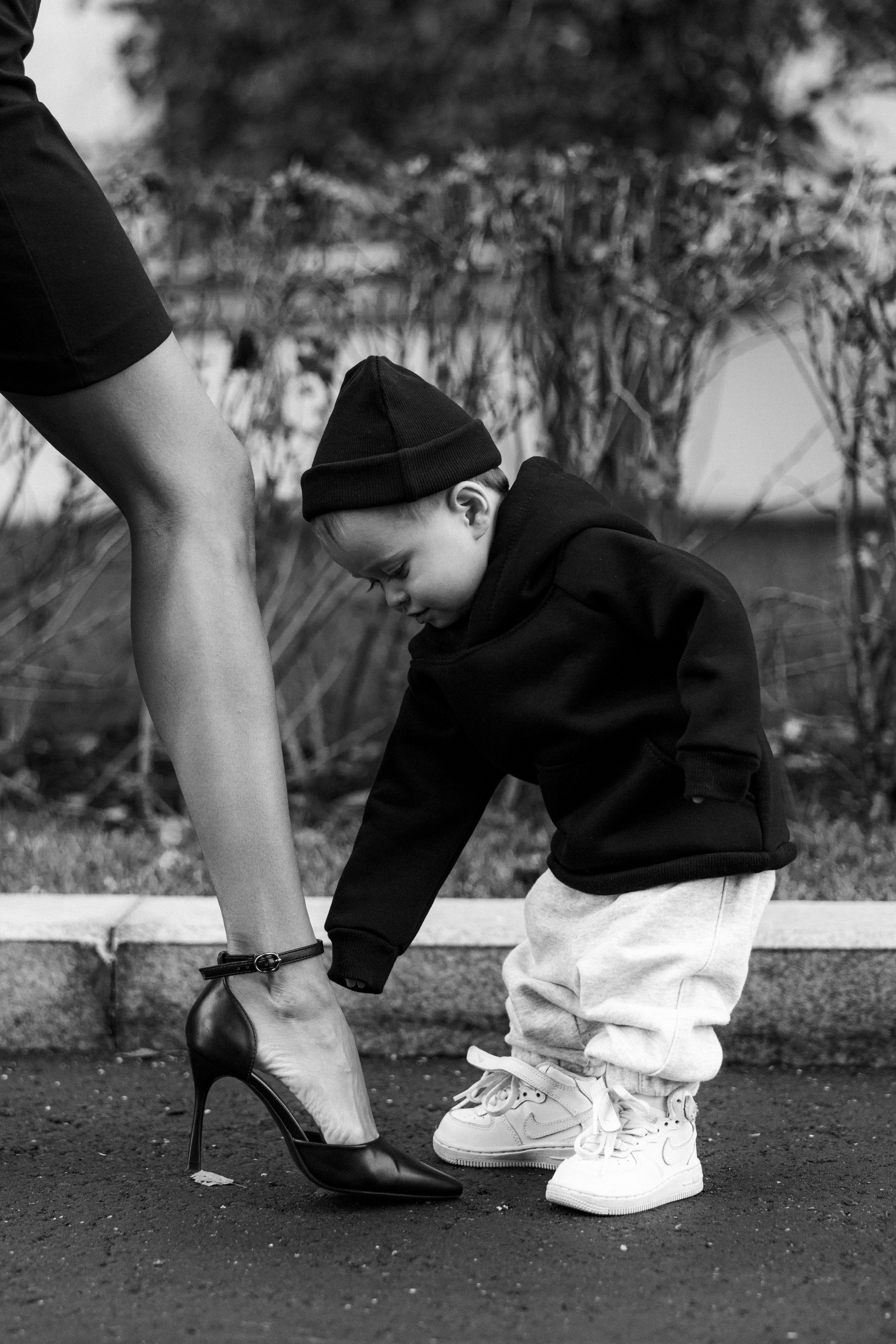 Чб фотография матери и ребенка. Женский и контент фотограф в Москве. Алла Поломарь