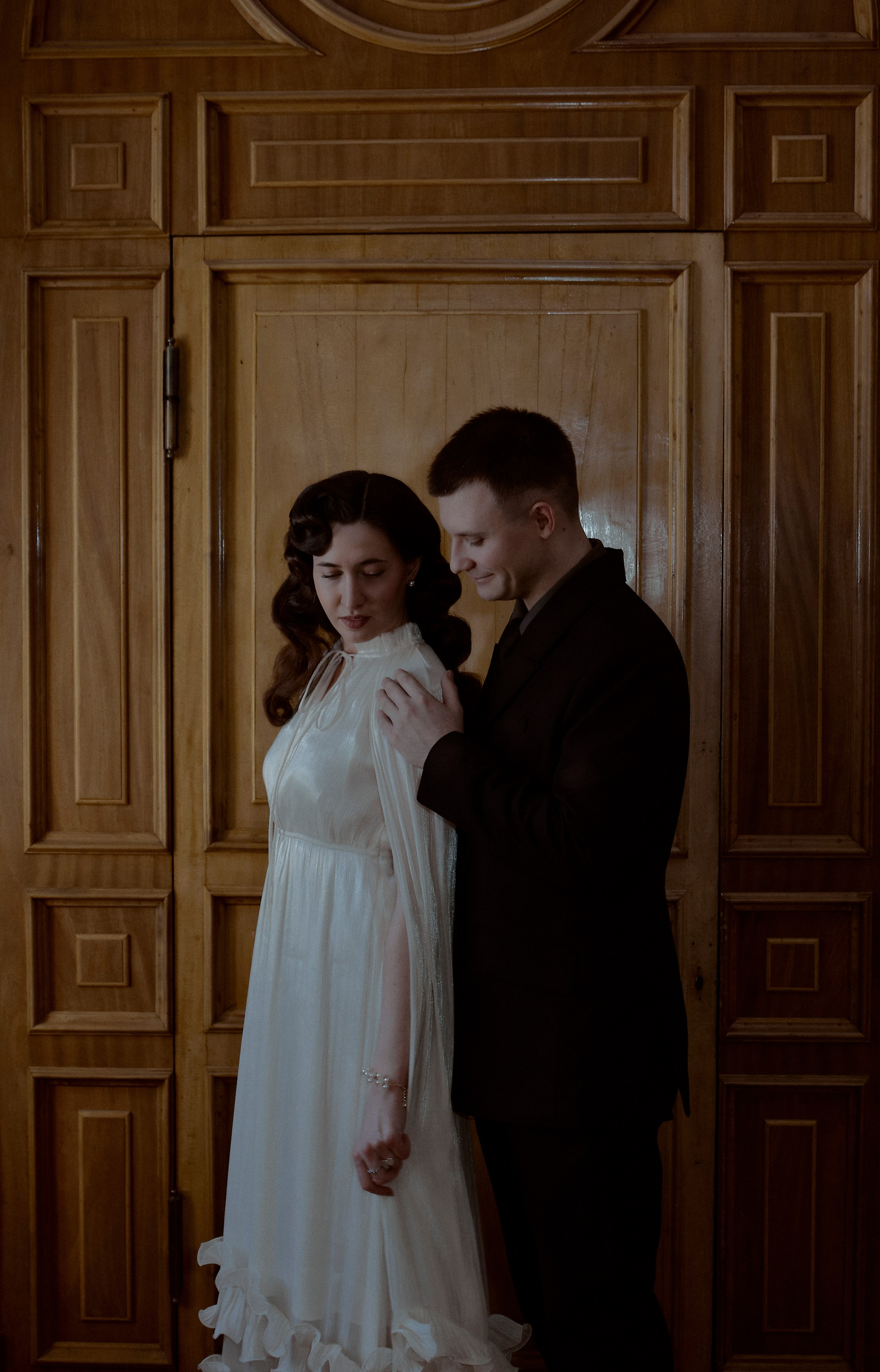 Свадебное лавстори в стенах библиотеки им. Пушкина. Свадебный фотограф в Москве Приятелева Ангелина