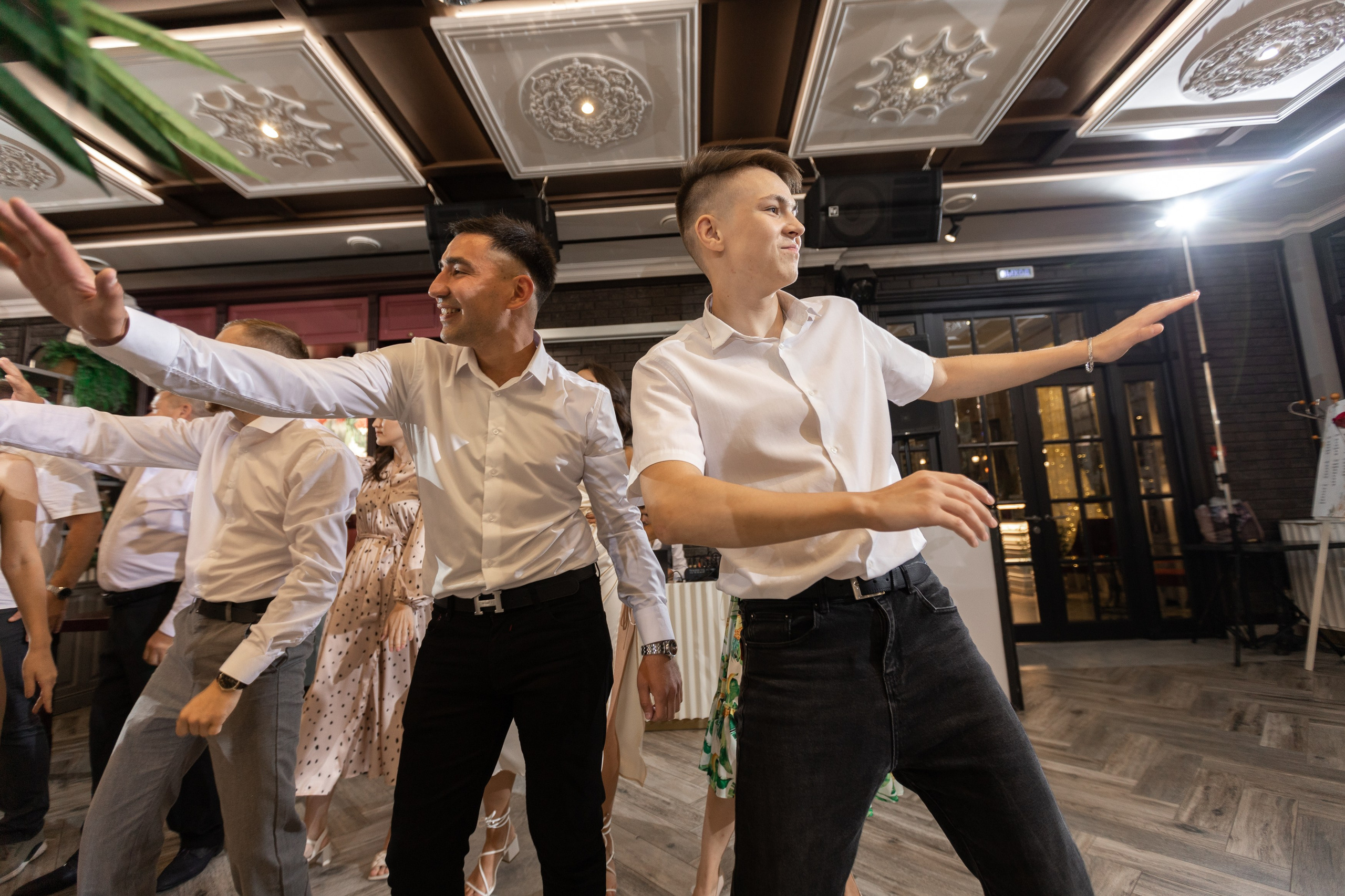 Свадебный фотограф Уфа — Руслан ГабдлисламовЖивые эмоции, красивые кадры, воспоминания на всю жизнь.Работаю по всей Республике Башкортоста. Свадебный фотограф Уфа Руслан Габдлисламов