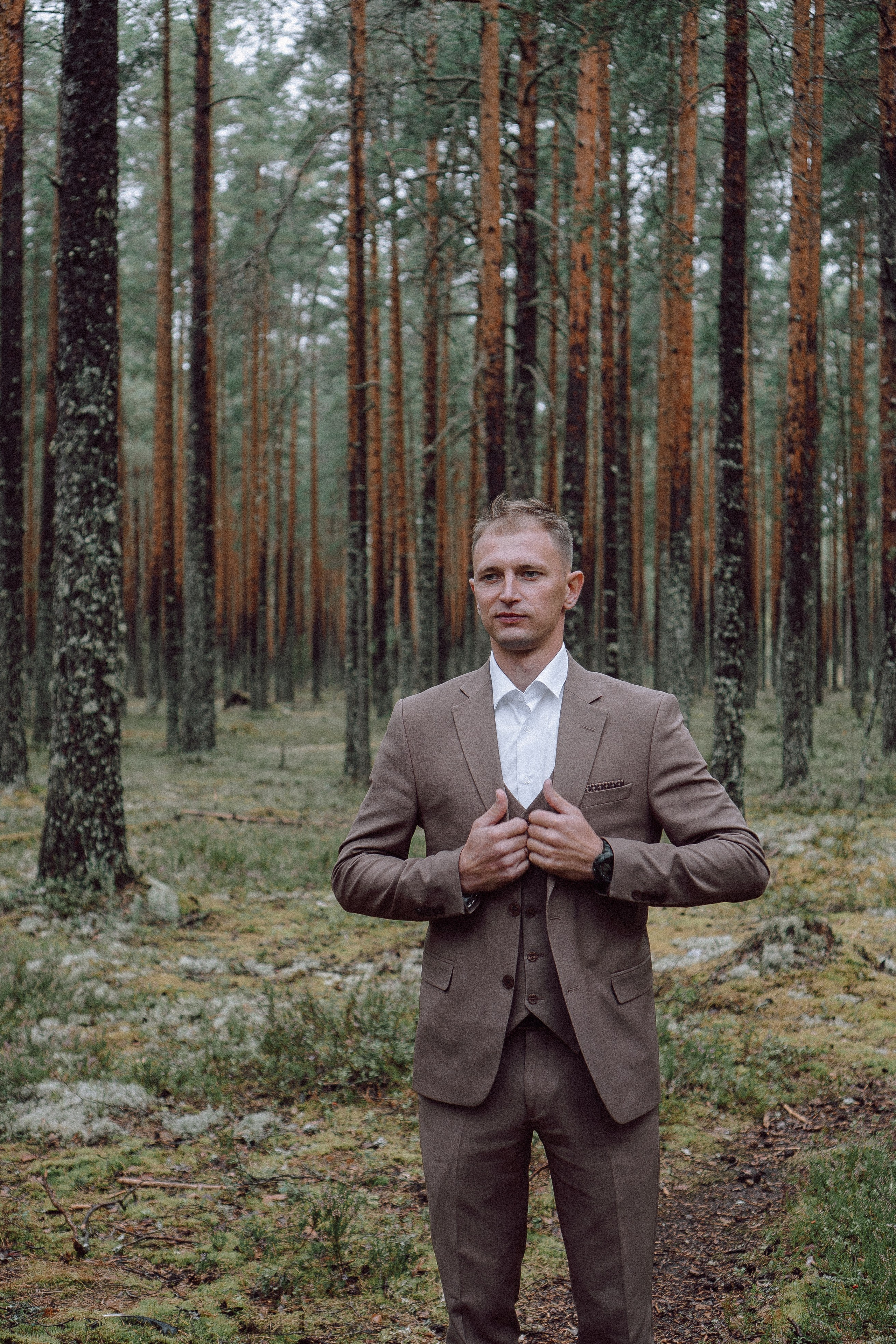 СВАДЕБНАЯ ФОТОСЕССИИЯ ПАРЫ В ГОРОДЕ ПРИОЗЕРСК В СОСНОВОМ ЛЕСУ И С ПИКАПОМ. Профессиональный фотограф, Санкт-Петербург — Виктория Богомолова