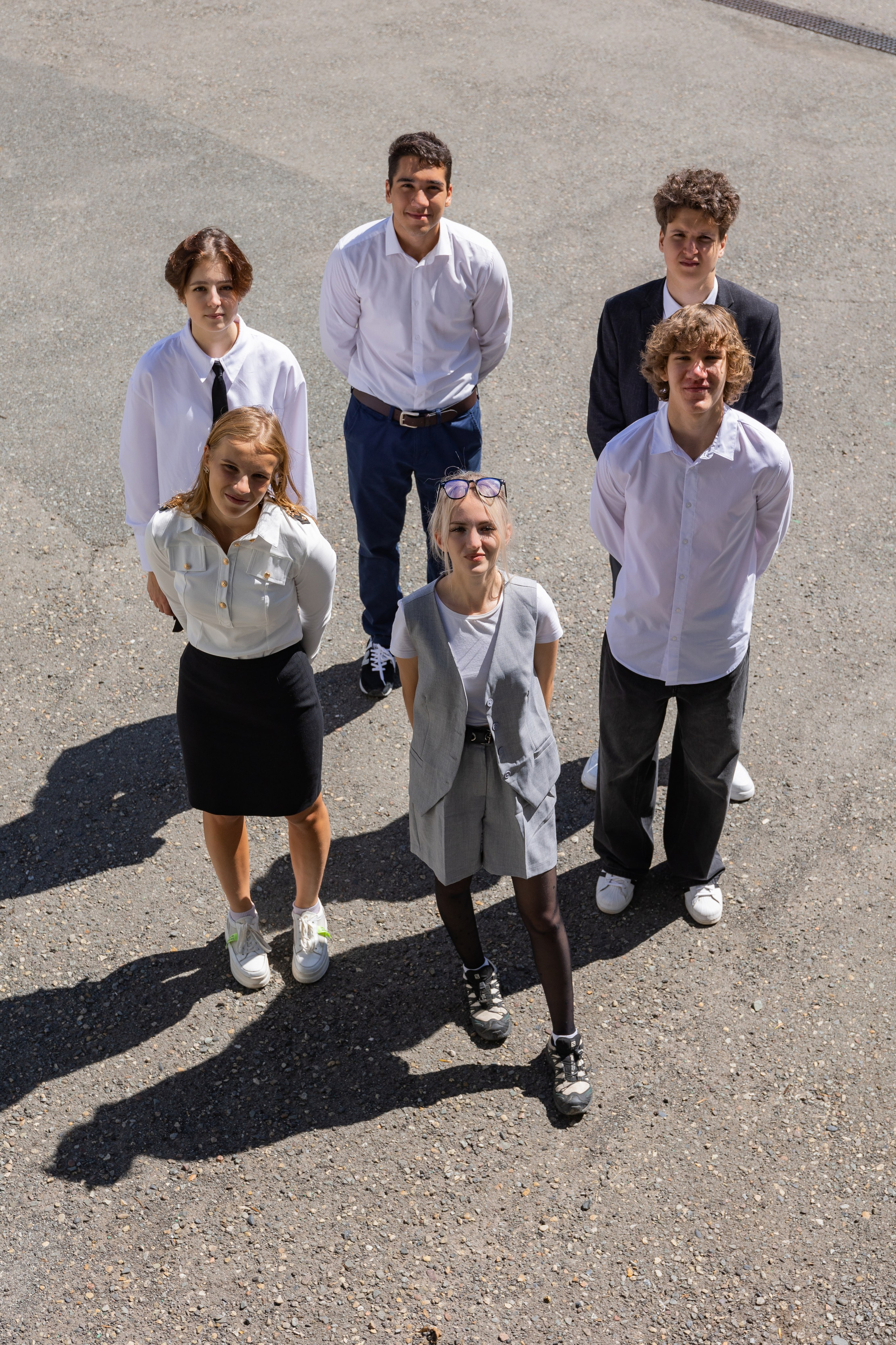 Идея для групповой фотографии, групповой снимок. школьная, фотосессия, выпускной, альбом, владивосток, приморский, край, современные, выпускные, альбомы, дальний, восток, портрет, школа, фотосессия, девушка, парень, ученик, школьник, фотограф, корабельная набережная