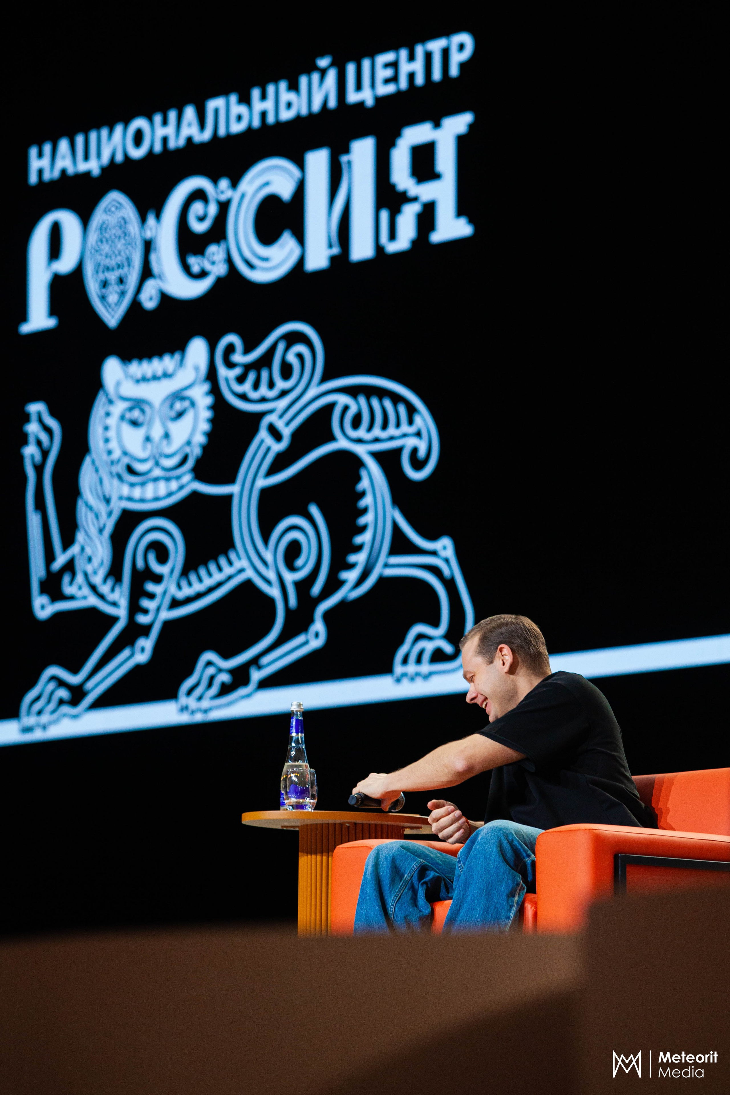 Творческая встреча с героями сериалов «Молодежка» в НЦ «Россия» | Москва. Репортажная съемка Meteorit Media