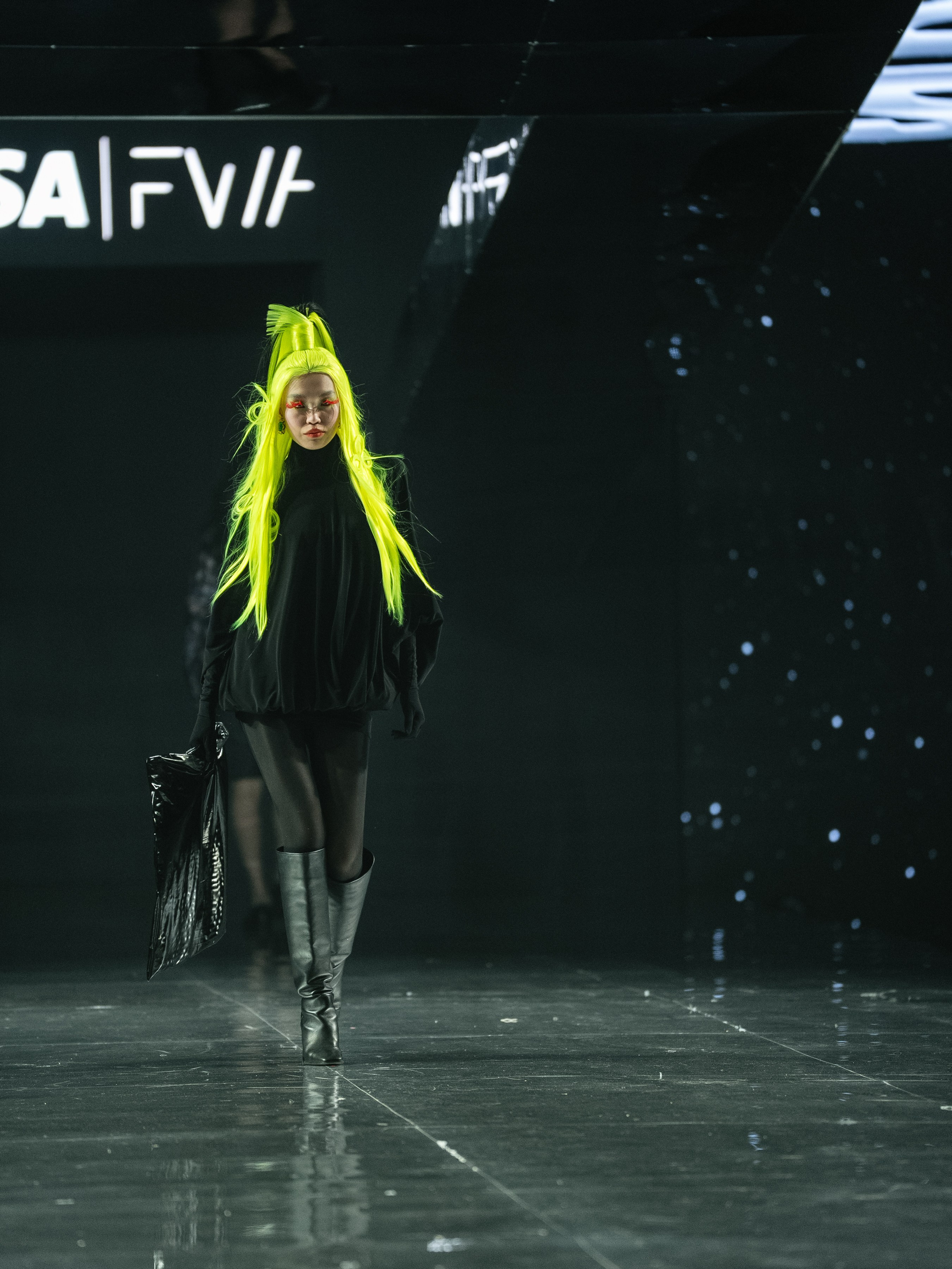 Visa Fashion Week YESYES. Сайт Алматинского НЮ АРТ, будуар и фэшн фотографа Дениса Карпенко