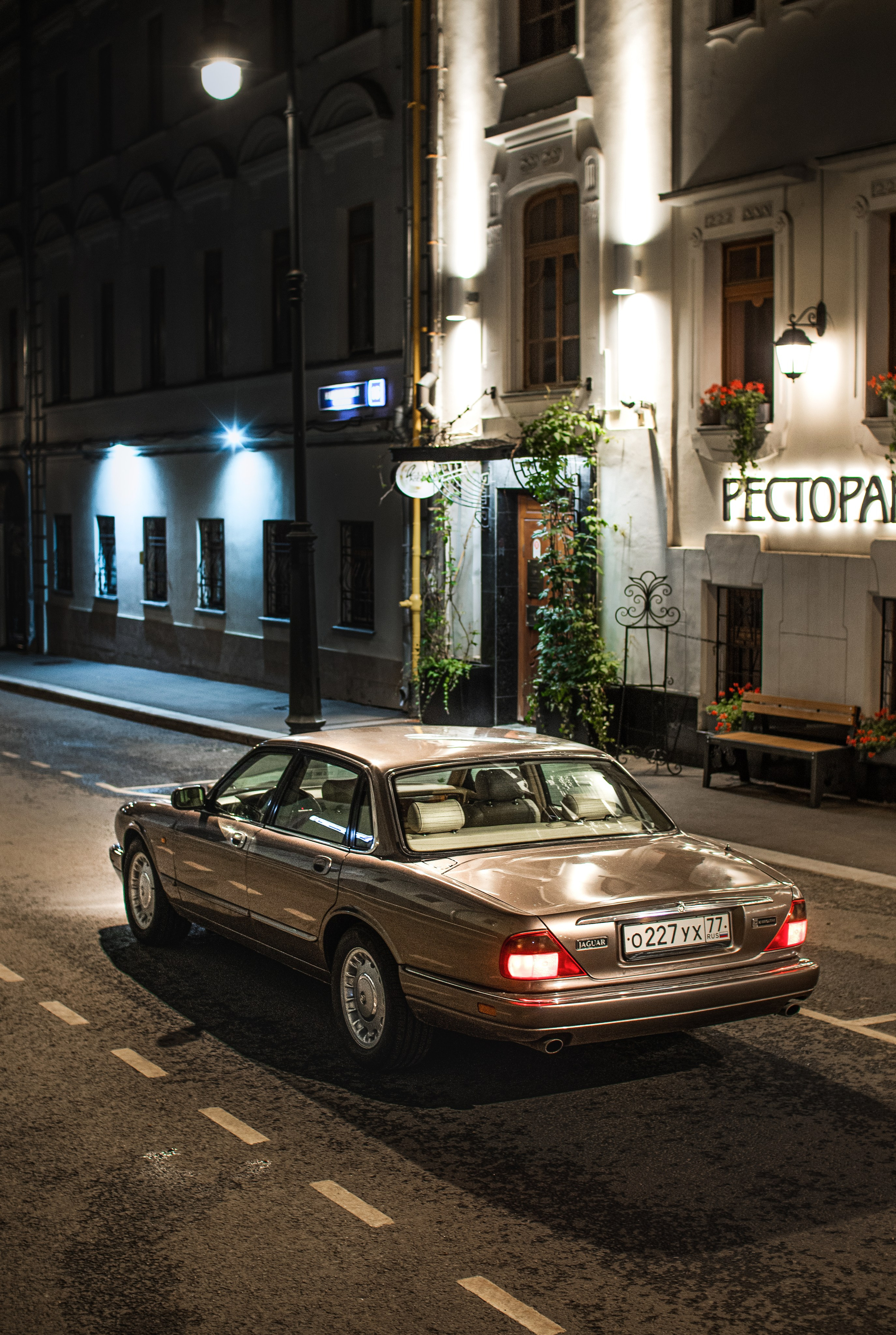 Ночная фотосъемка автомобиля. Жуков Илья  свадебный фотограф в Москве