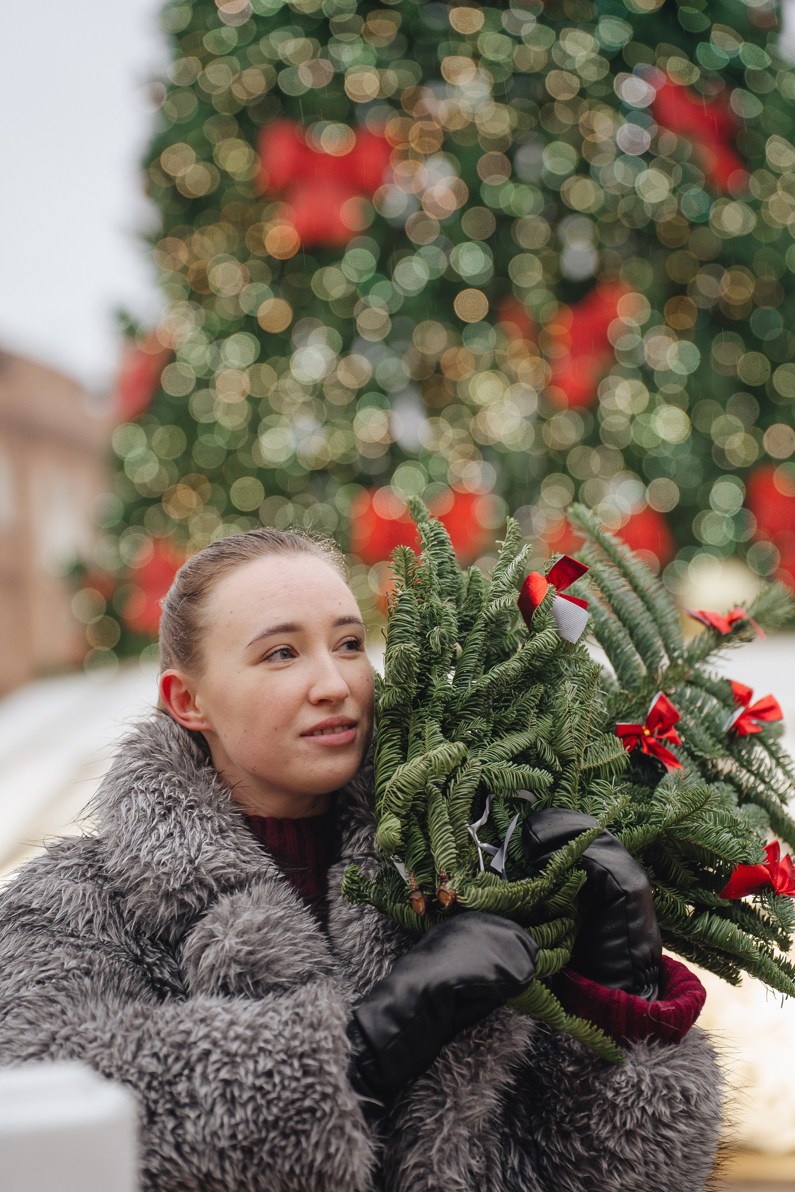 ПРОГУЛКА НА МАНЕЖНОЙ ПЛОЩАДИ ДЛЯ ДЕВУШКИ ПЕРЕД НОВЫМ ГОДОМ (НОВОГОДНЯЯ ФОТОСЕССИИЯ НА МАНЕЖНОЙ ПЛОЩАДИ). Профессиональный фотограф, Санкт-Петербург — Виктория Богомолова