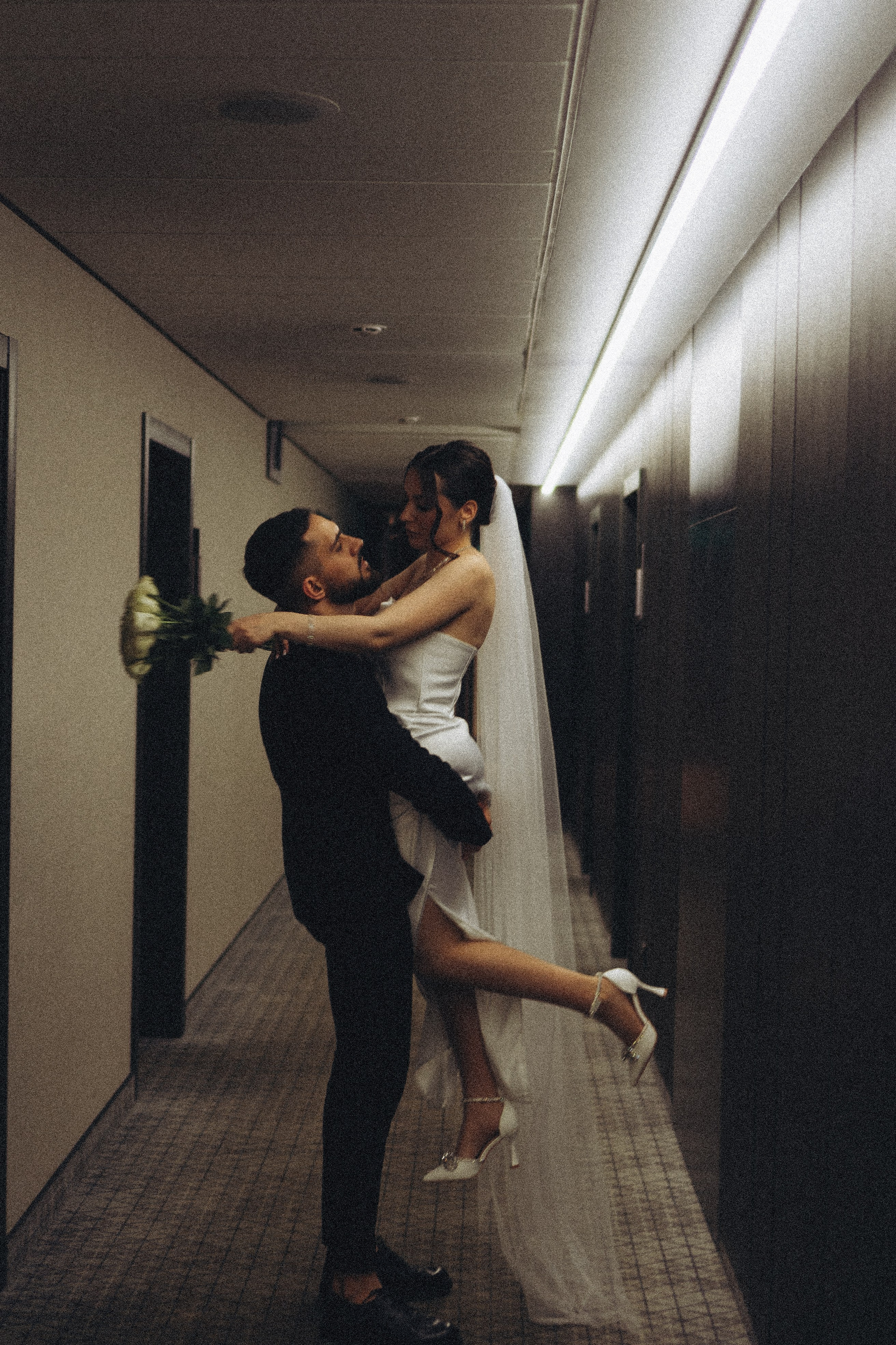 СВАДЕБНАЯ СЬЕМКА СБОРОВ ЖЕНИХА И НЕВЕСТЫ В ОТЕЛЕ И ТАКЖЕ ФОТОСЕССИИЯ В ОТЕЛЕЕ МЕГАПОЛИС БРЯНСК. Профессиональный фотограф, Санкт-Петербург — Виктория Богомолова