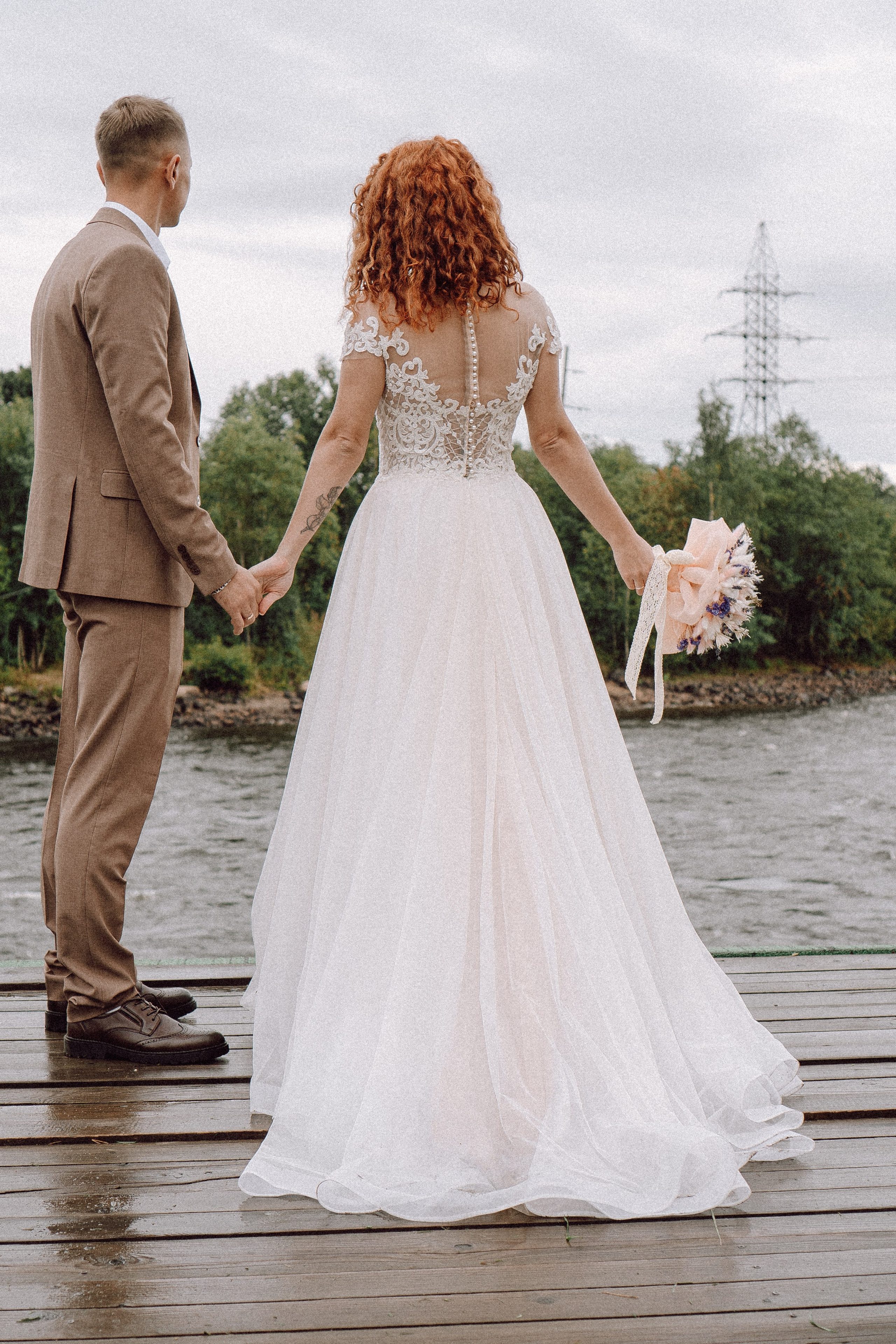 СВАДЕБНАЯ ФОТОСЕССИИЯ ПАРЫ В ГОРОДЕ ПРИОЗЕРСК В СОСНОВОМ ЛЕСУ И С ПИКАПОМ. Профессиональный фотограф, Санкт-Петербург — Виктория Богомолова