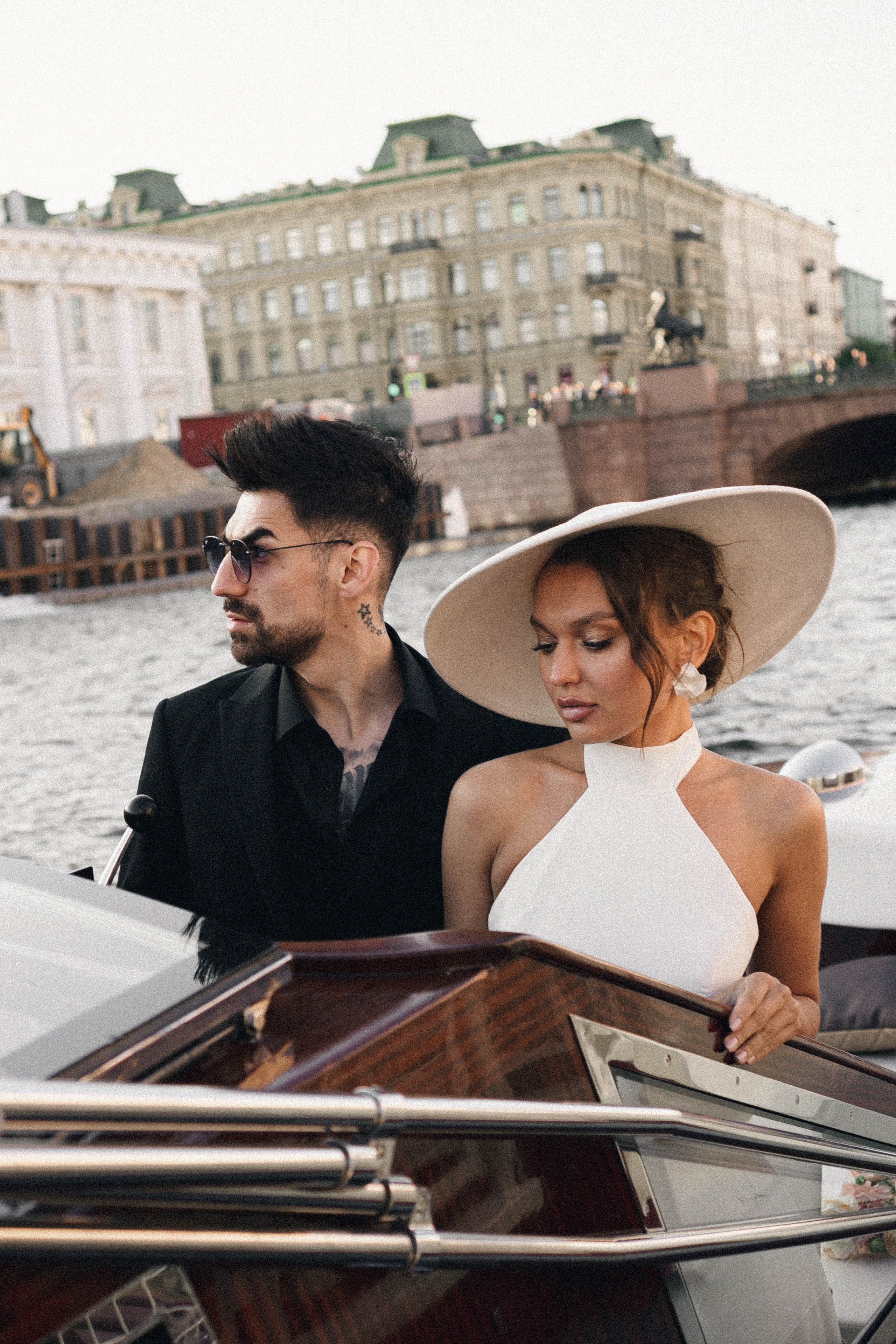 СВАДЕНБНАЯ СЬЕМКА НА КАТЕРЕ ПО КАНАЛАМ САНКТ-ПЕТЕРБУРГА И В АКВАТОРИИ НЕВЫ. Профессиональный фотограф, Санкт-Петербург — Виктория Богомолова