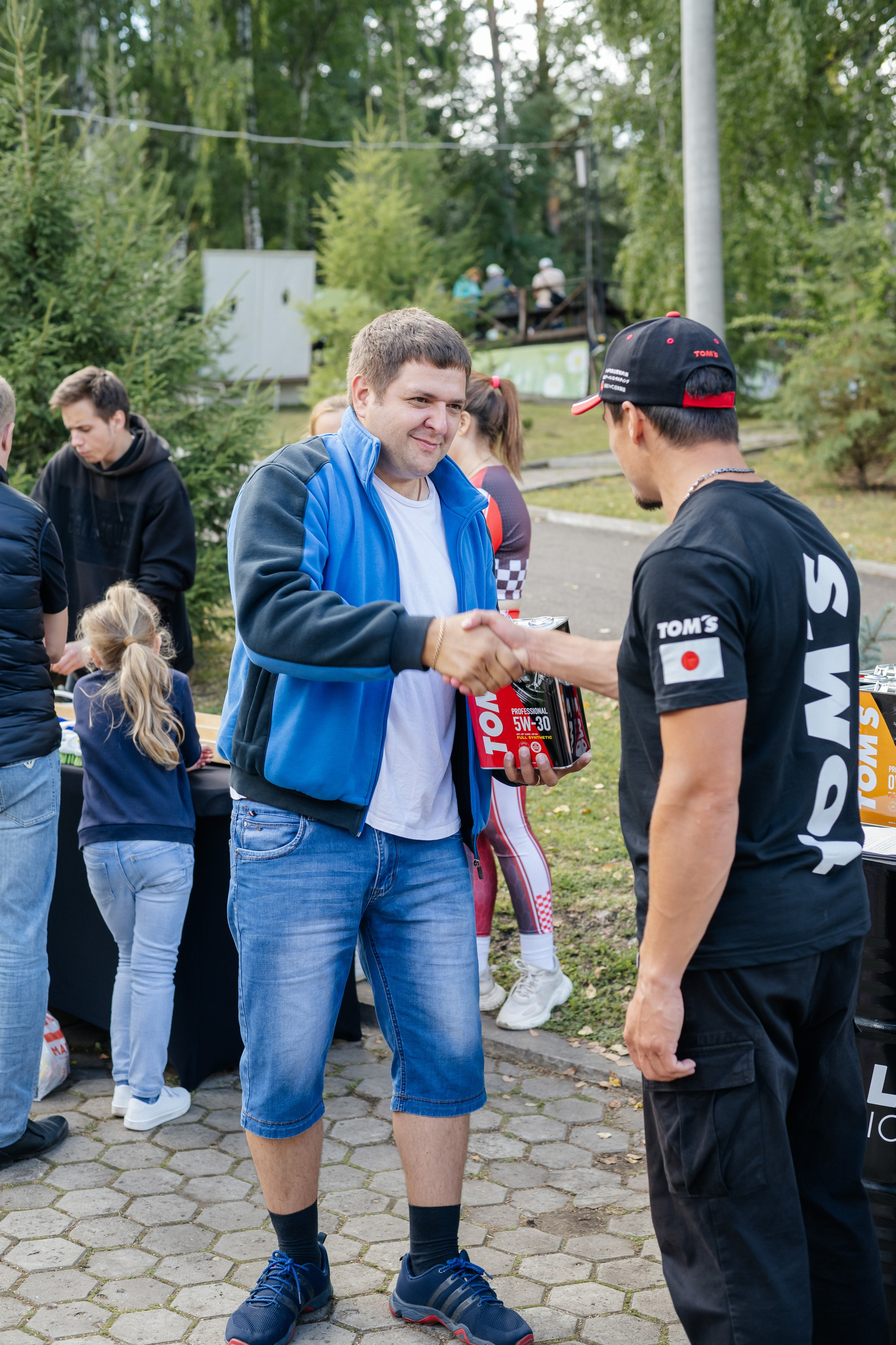 Моторное масло Tom's. Фотограф в Красноярске