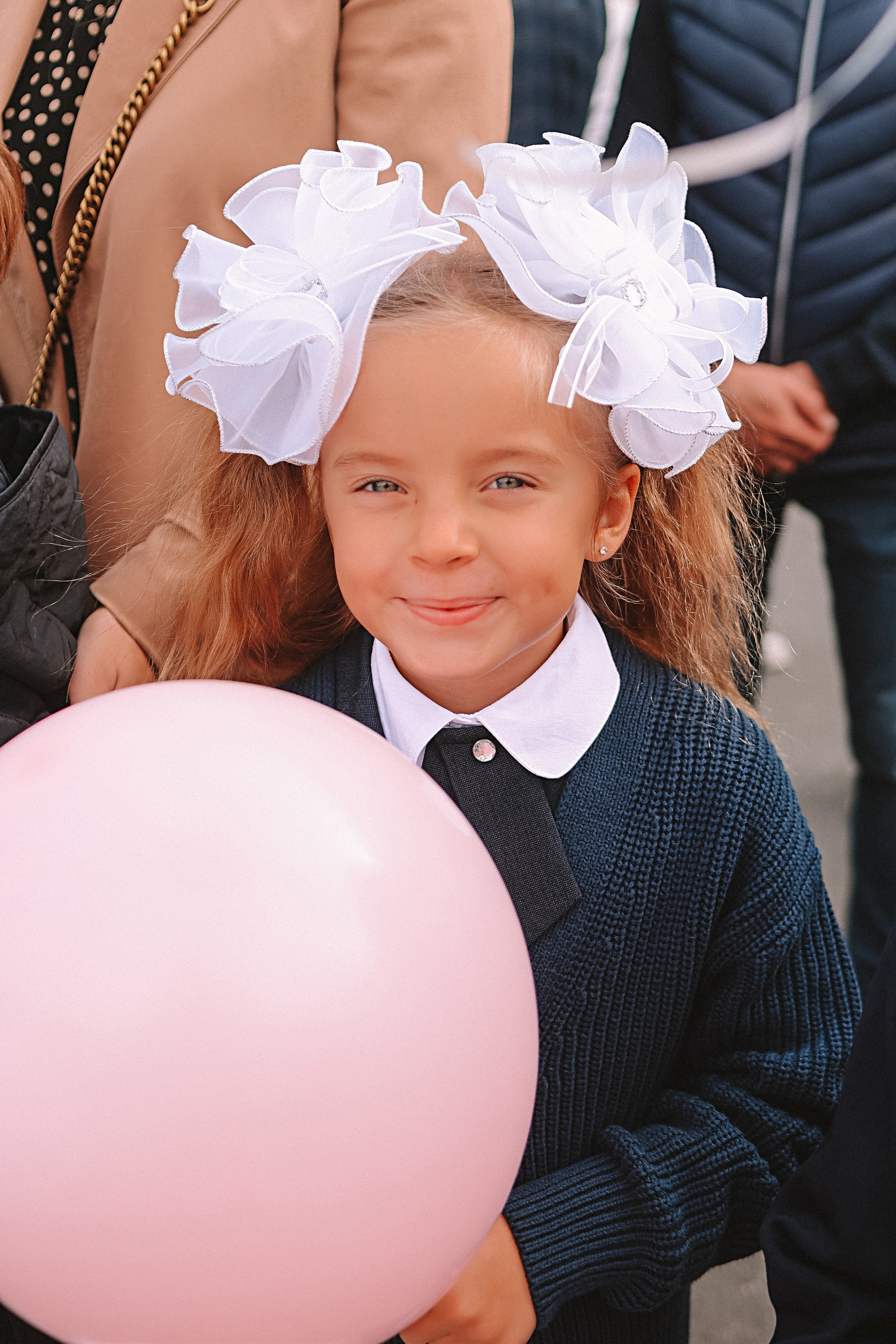 1 сентября линейка+кл час+портреты. Семейный фотограф Тюмень, фотограф на роды Салмина Мария