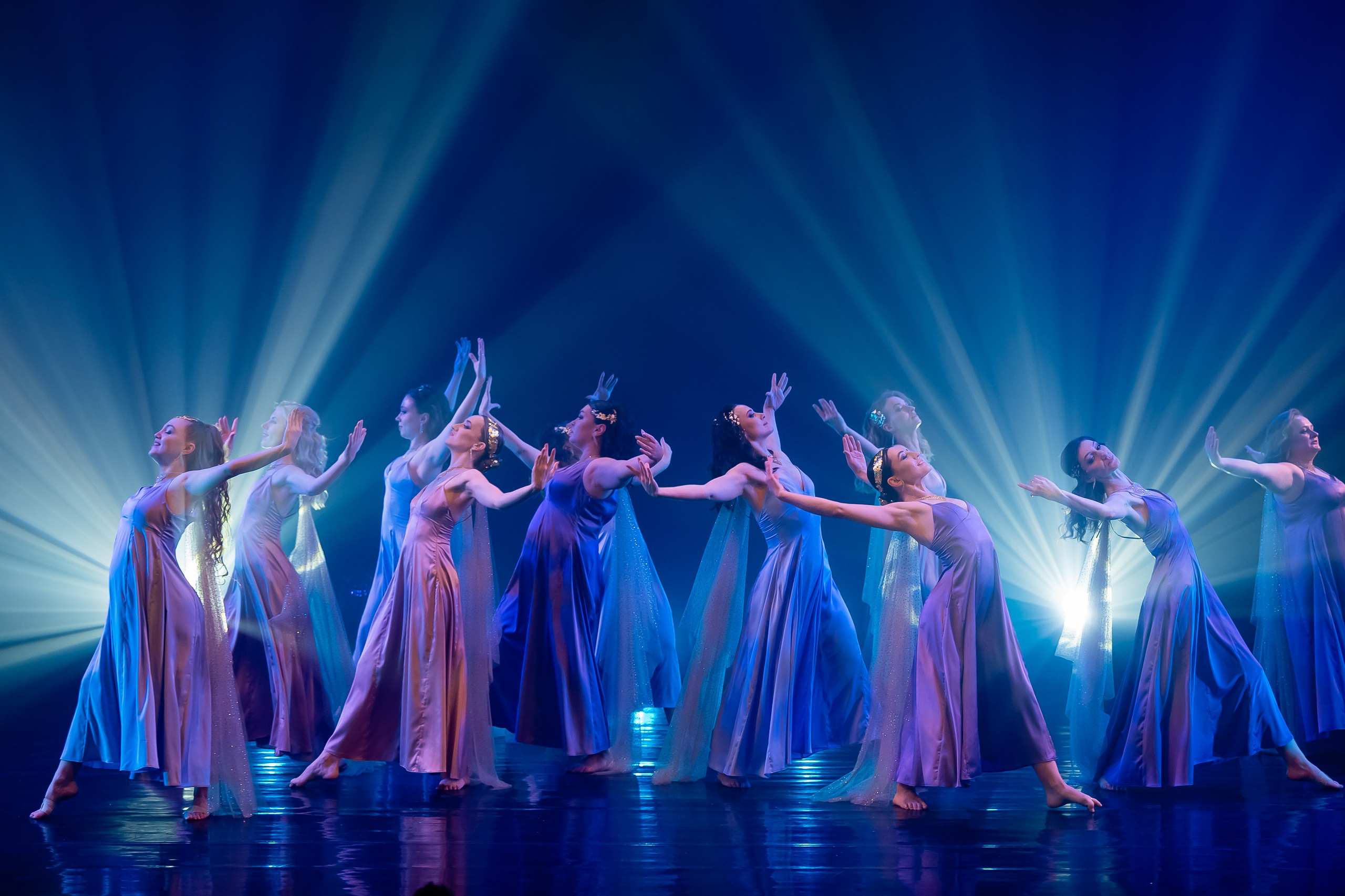 Танцевальное шоу «Ароматы. Искушение». Художник по свету Максим Сергачев