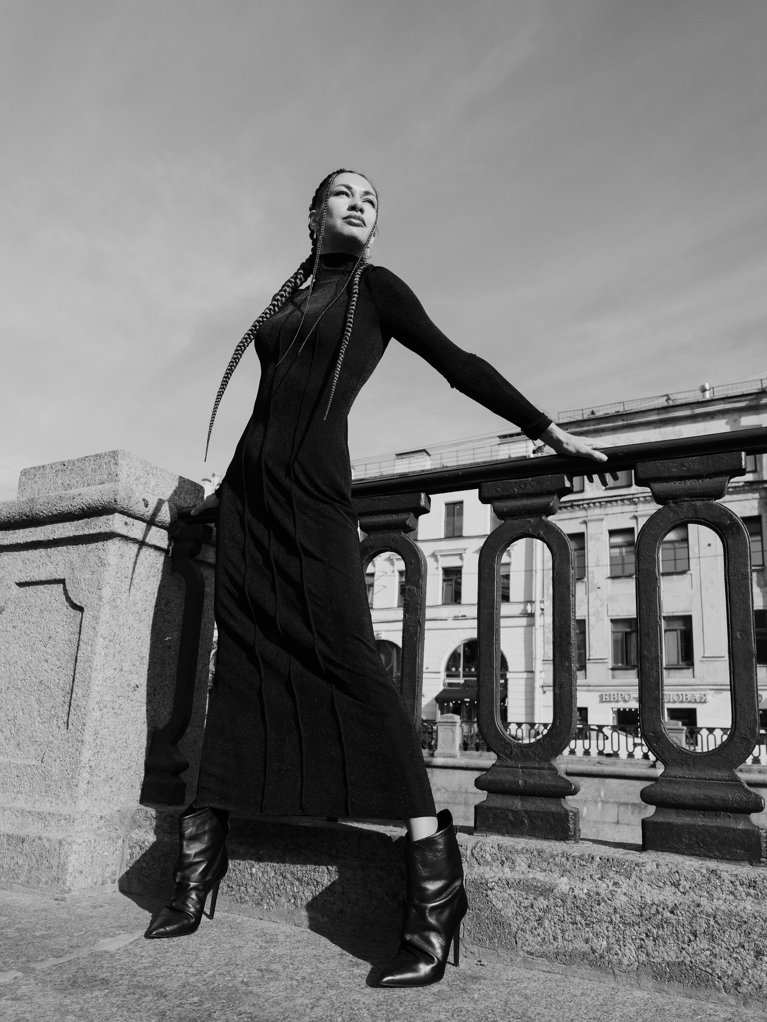 Портрет на фоне каналов Петербурга