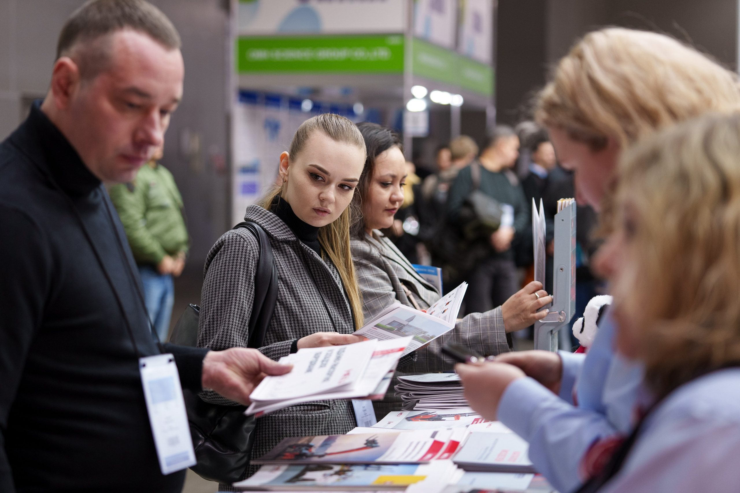 HELI. Стенд в Крокус Экспо. Фотограф Саша Блюз