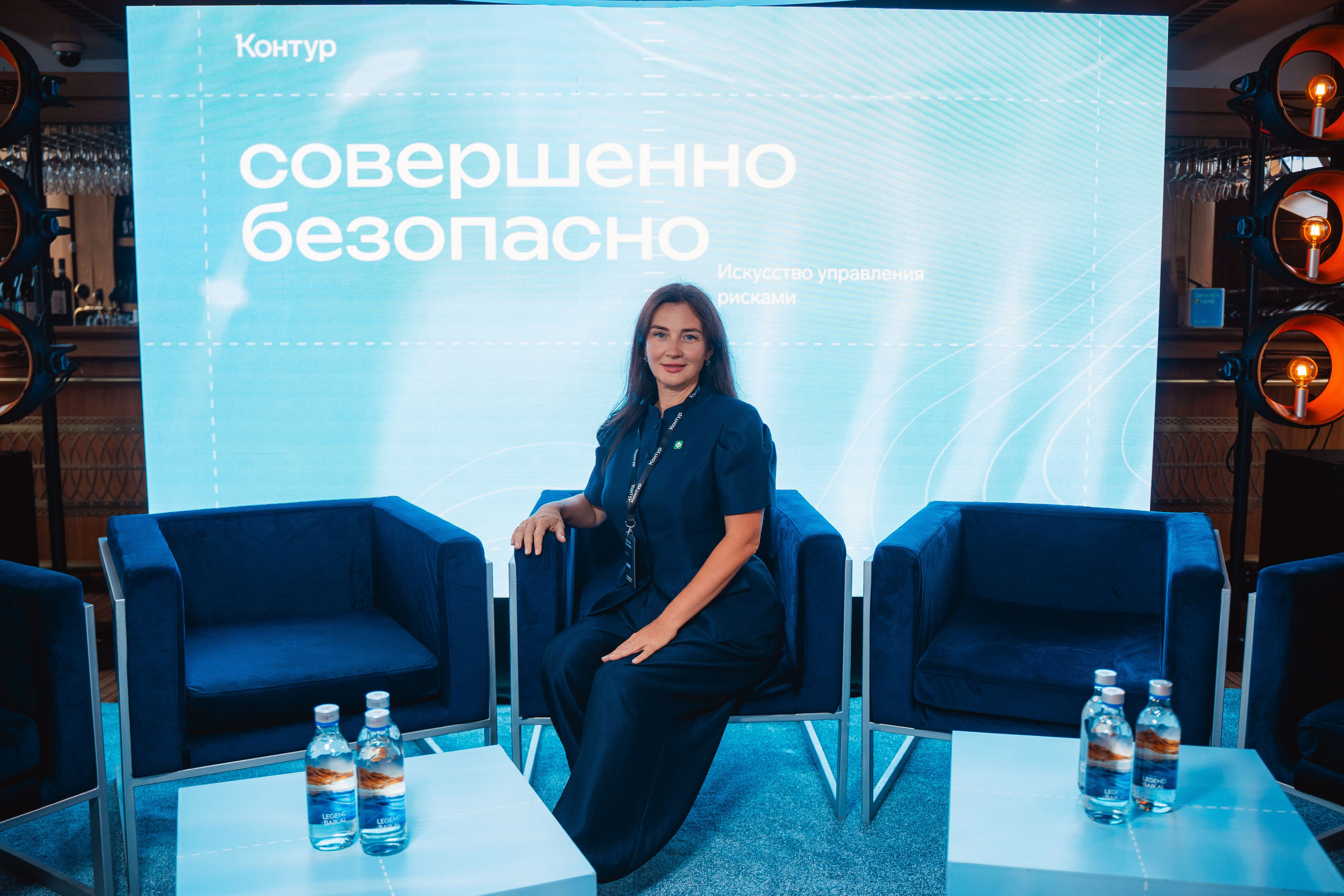 Контур — Совершенно безопасно. Репортажный фотограф в Москве Федор Вдовин