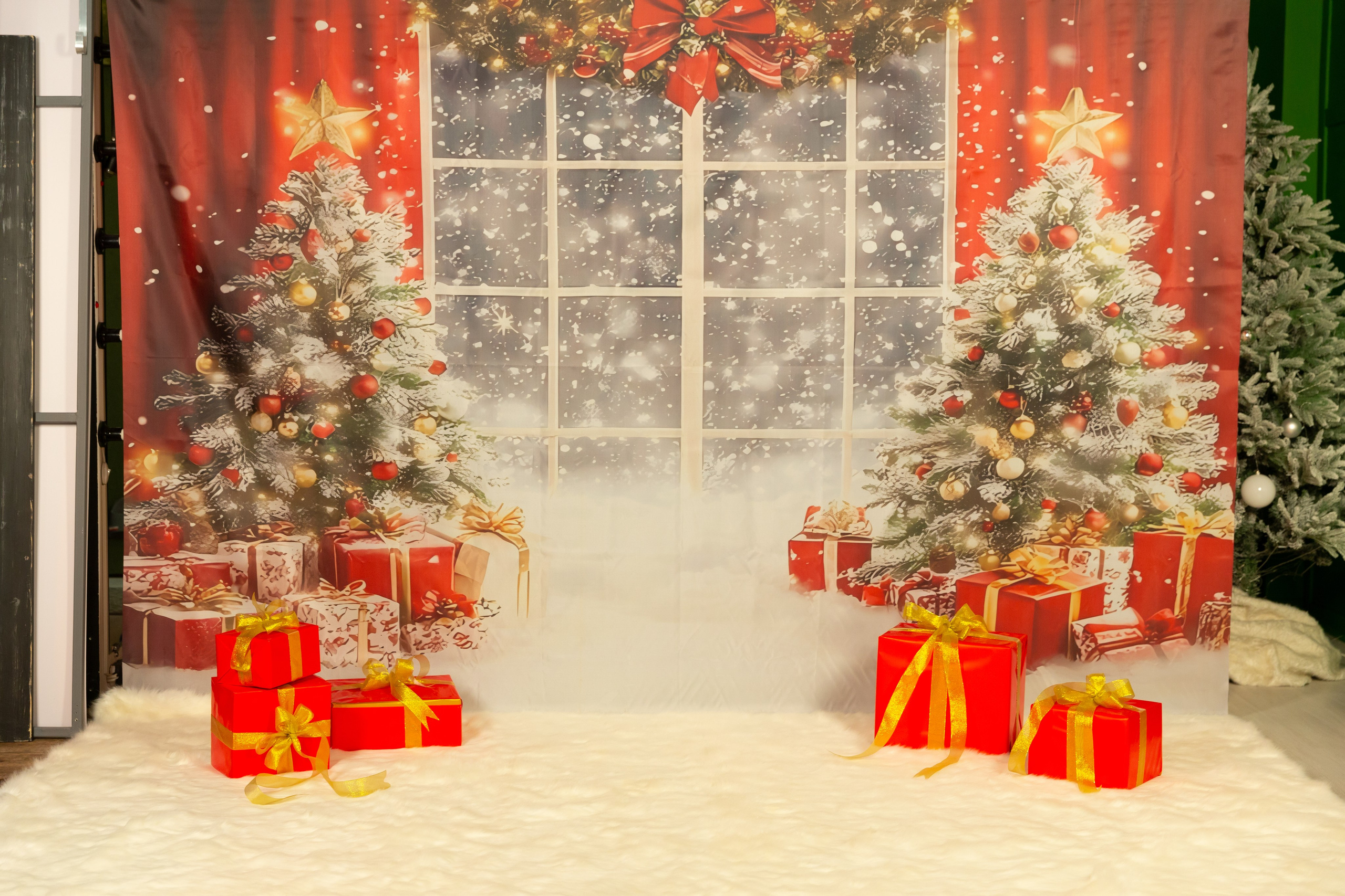 Новогодние локации. Фотостудия Алматы. Семейная и детская фотостудия Family studio.Фотограф Алматы