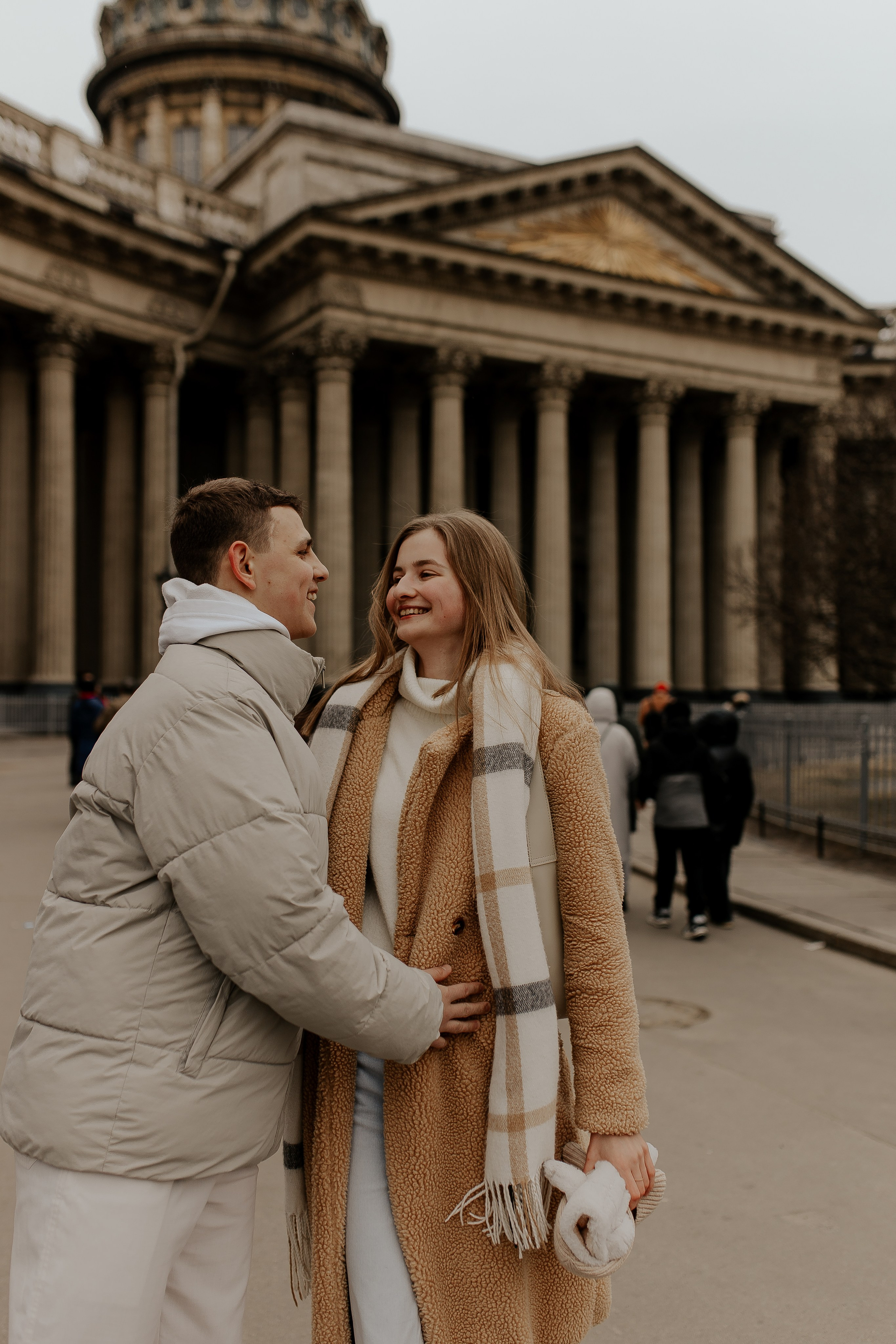 Лавстори у Казанского собора. Фотограф в Санкт-Петербурге Лиза Семченкова
