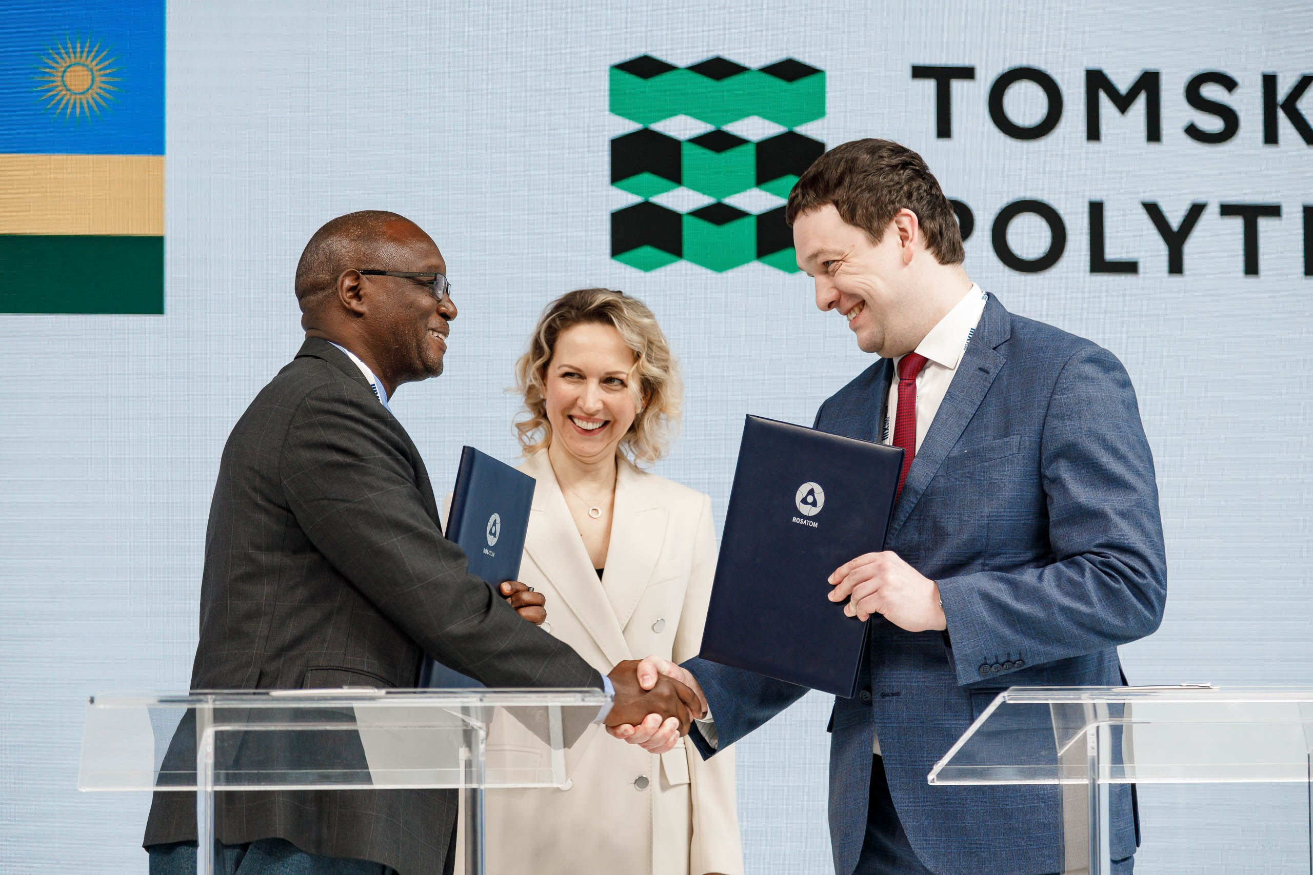 Подписания соглашений на форуме ATOM EXPO XIII 2024 в Сириусе. Репортажный фотограф в Москве, Сочи и Санкт-Петербурге