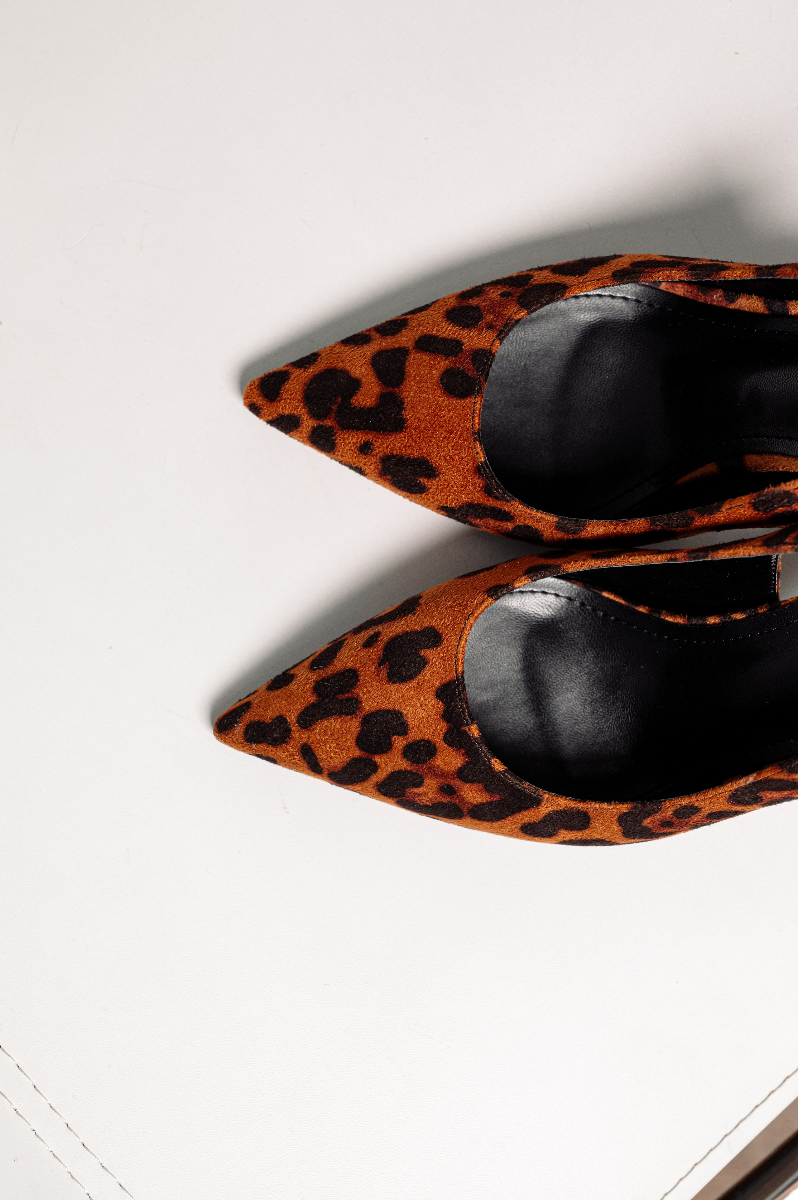 Съемка туфлей для маркетплейсов (Wildberries, Ozon, Яндекс.Маркет). Фотограф товаров для соцсетей - инстаграм, вконтакте. Контент-фотограф в Москве Хныкина Лена