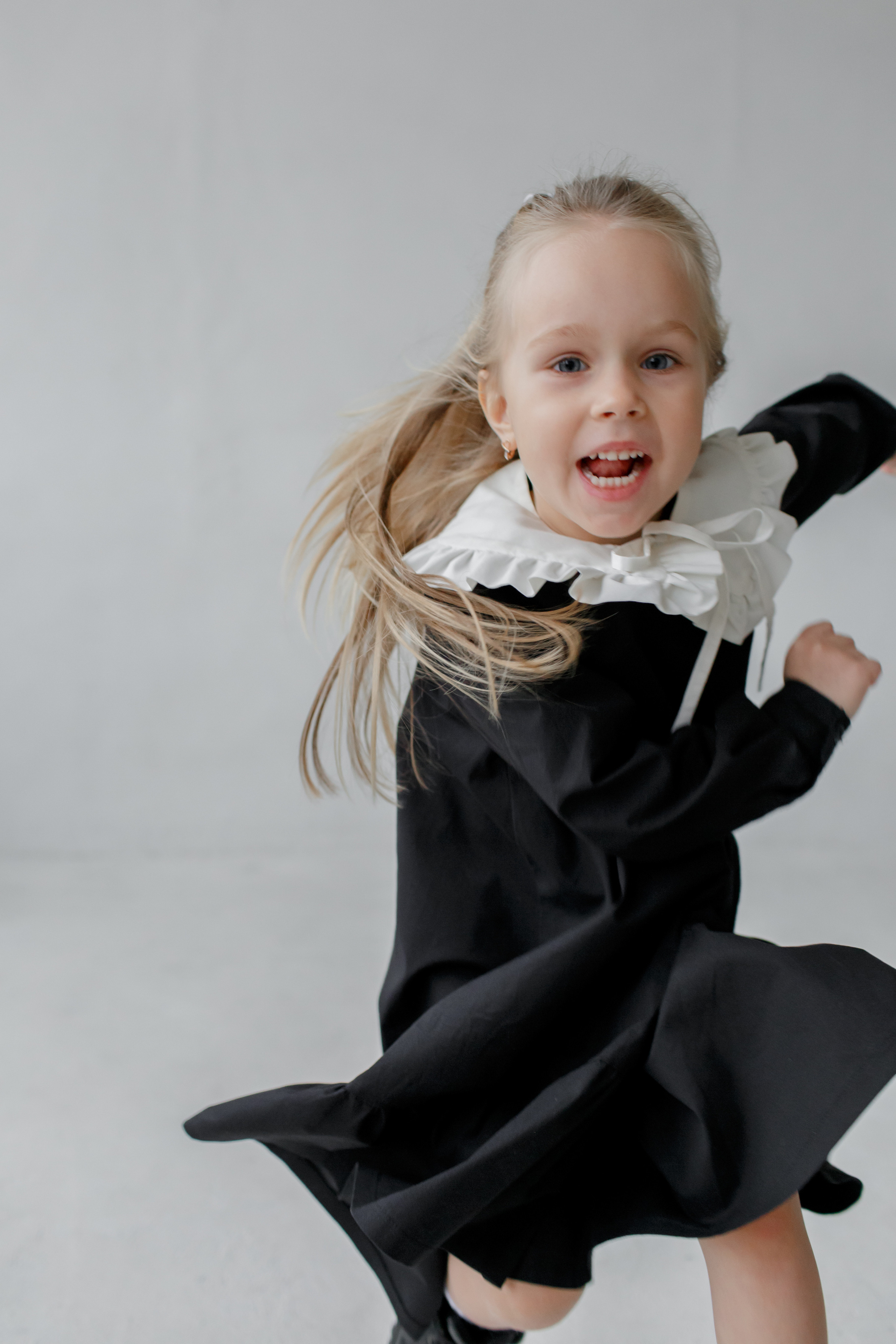 Вероничка в черном платье. Детский и семейный фотограф в Пензе Лена бешенова