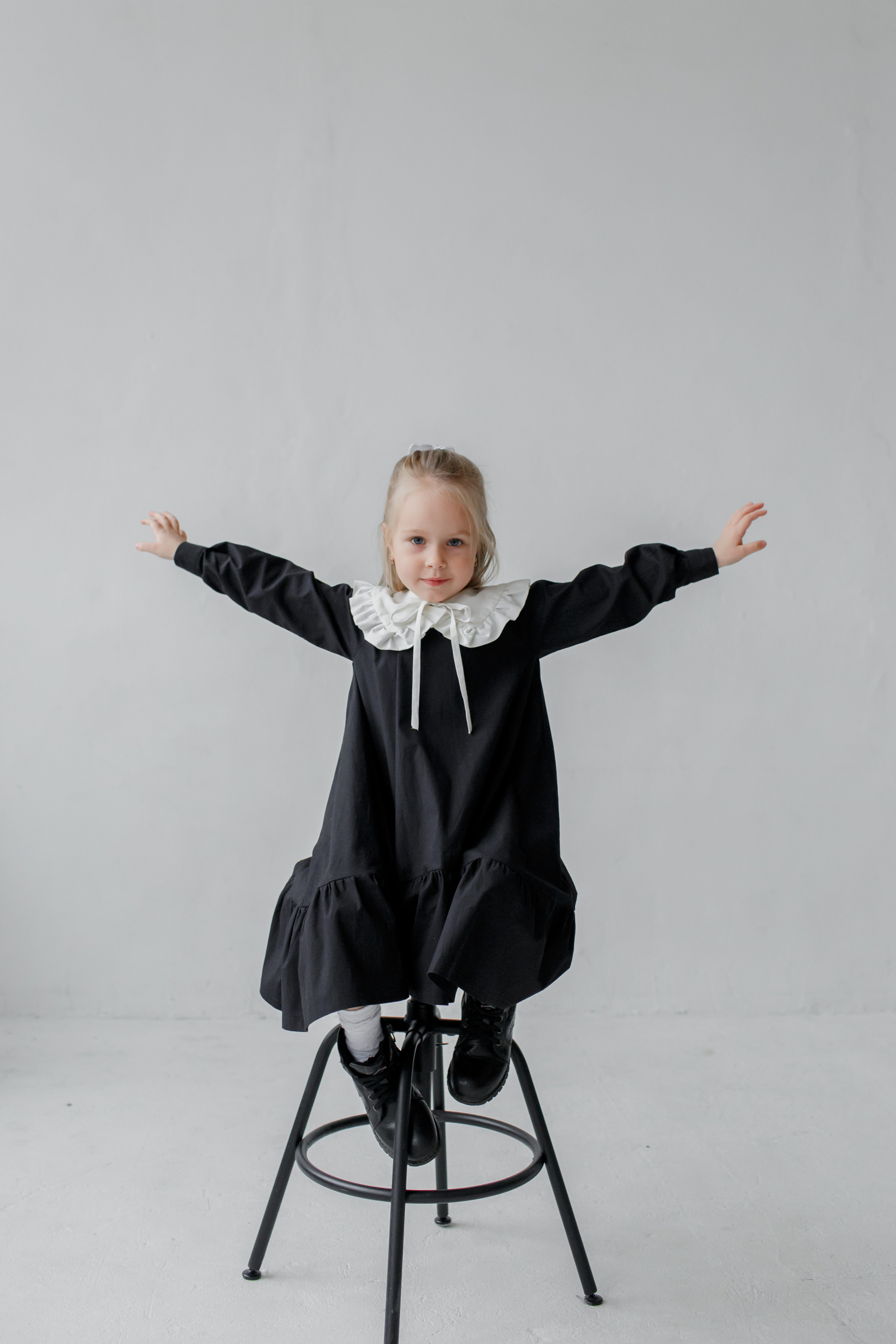 Вероничка в черном платье. Детский и семейный фотограф в Пензе Лена бешенова