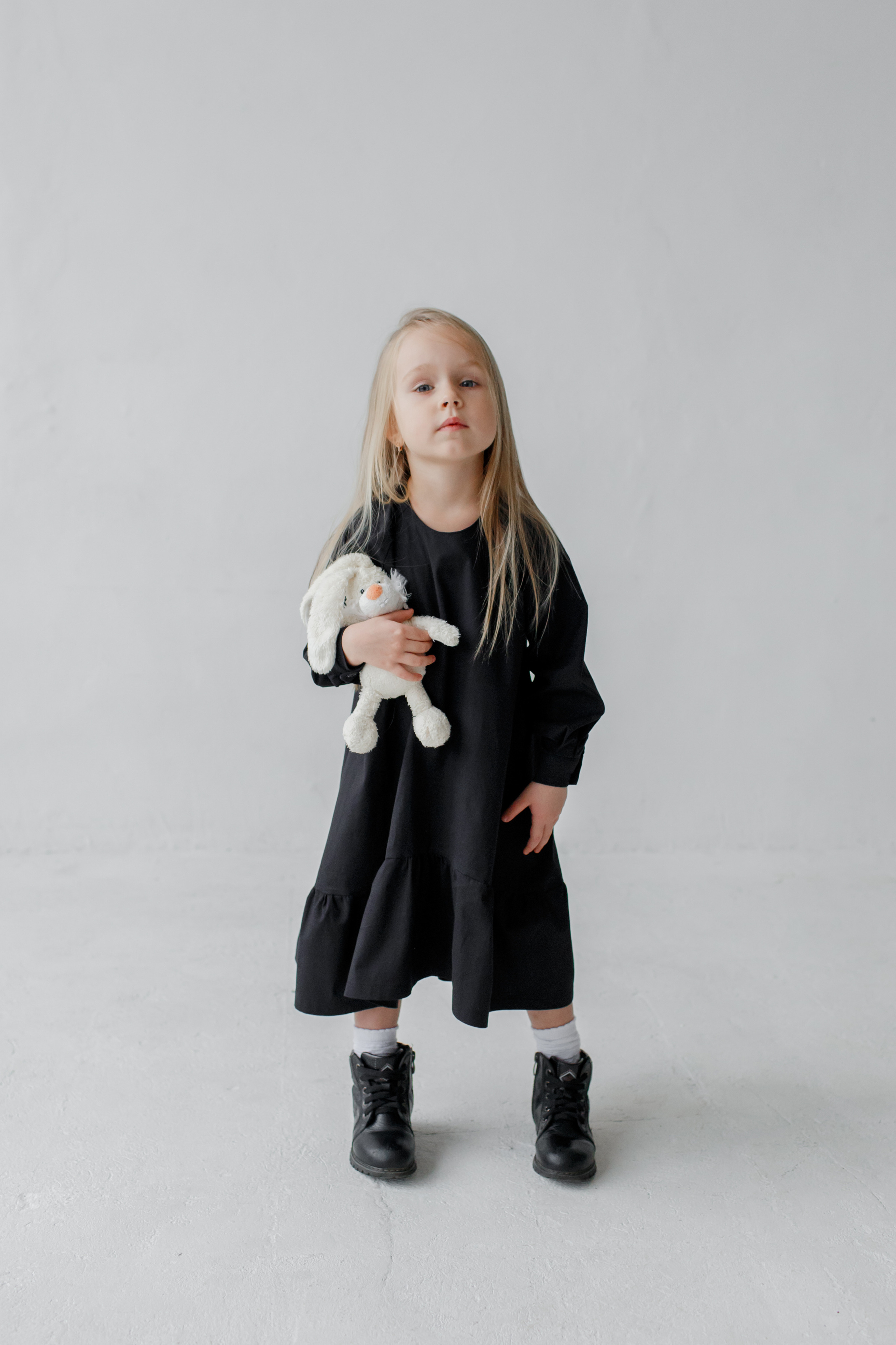 Вероничка в черном платье. Детский и семейный фотограф в Пензе Лена бешенова