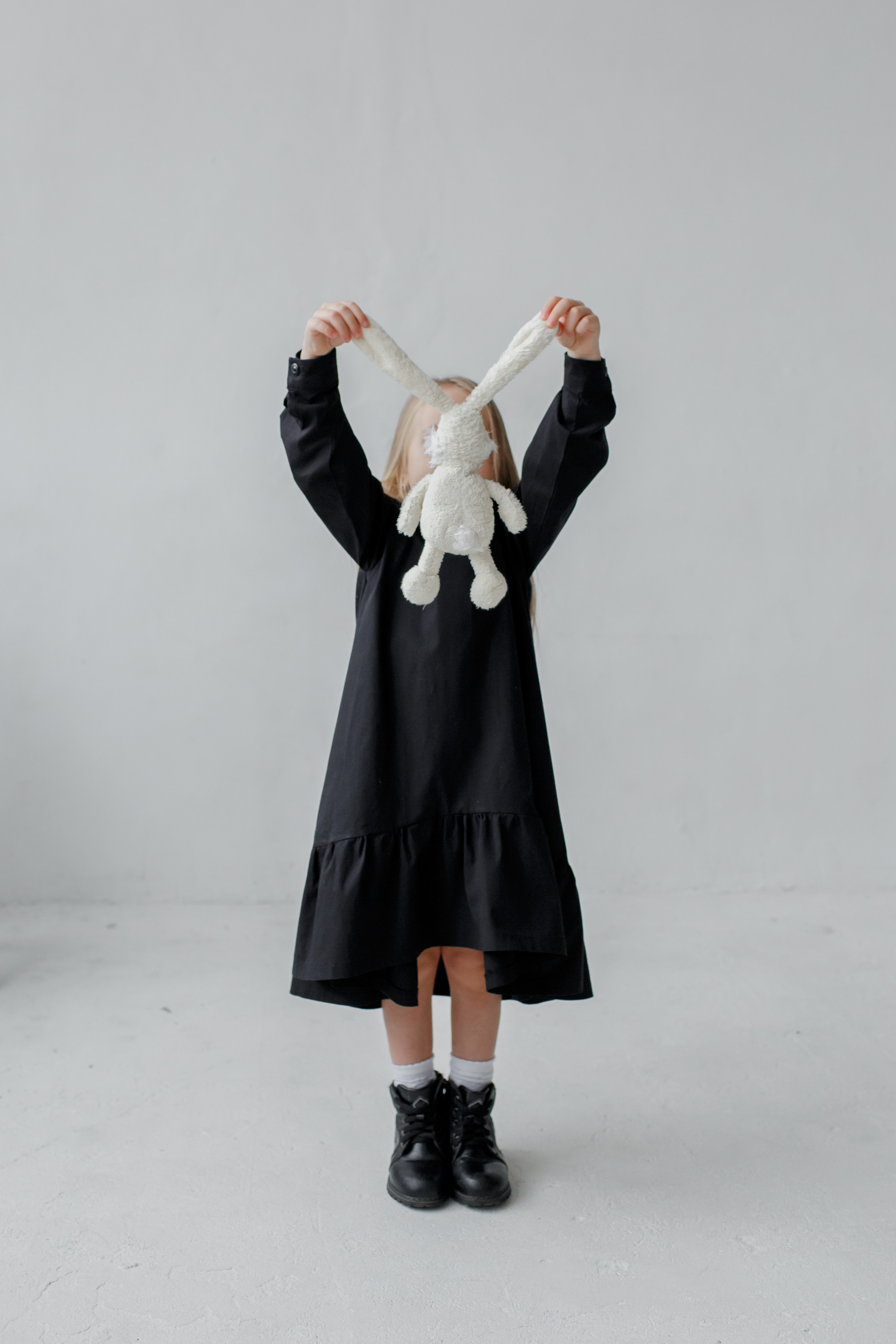 Вероничка в черном платье. Детский и семейный фотограф в Пензе Лена бешенова