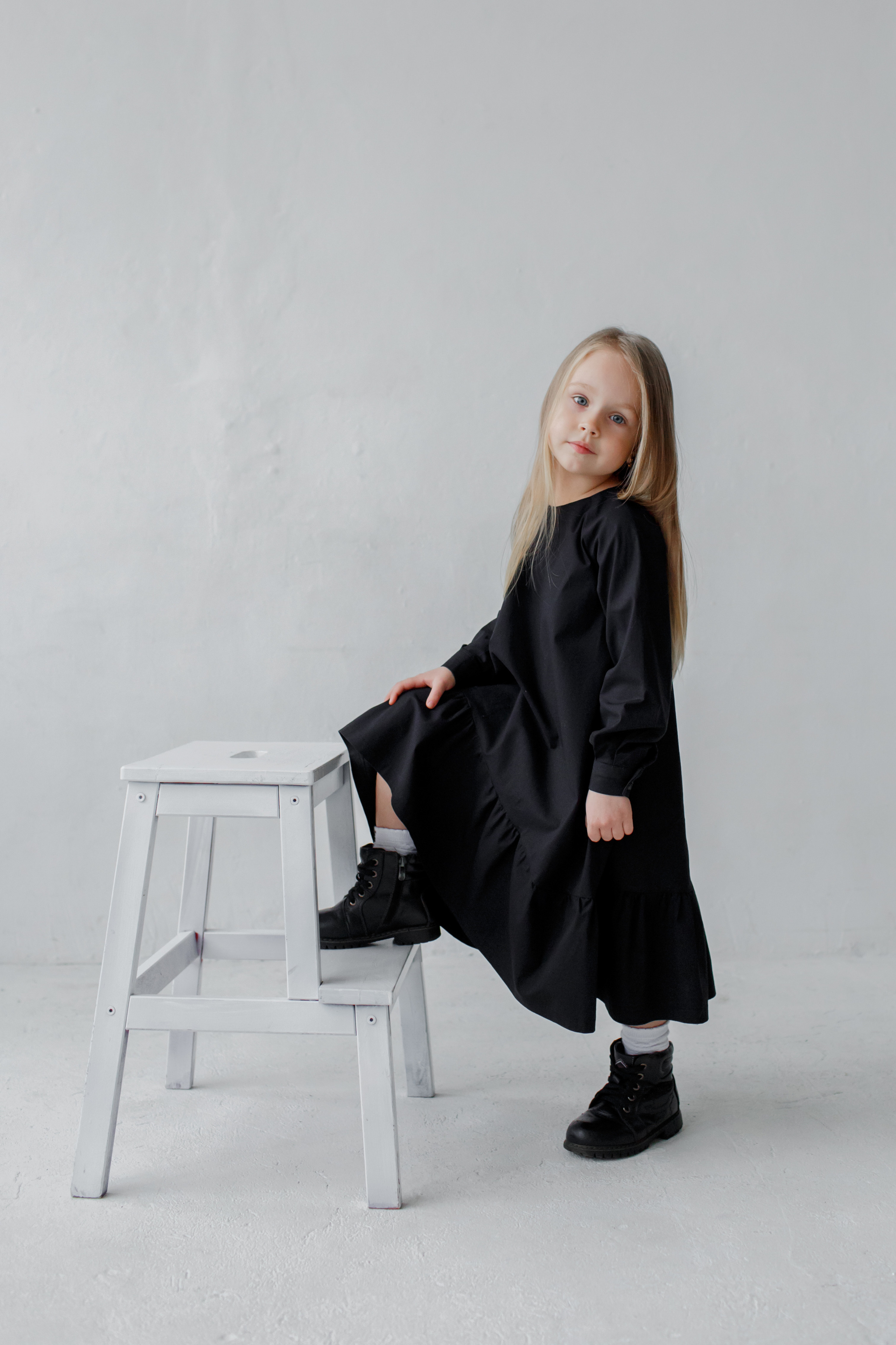 Вероничка в черном платье. Детский и семейный фотограф в Пензе Лена бешенова