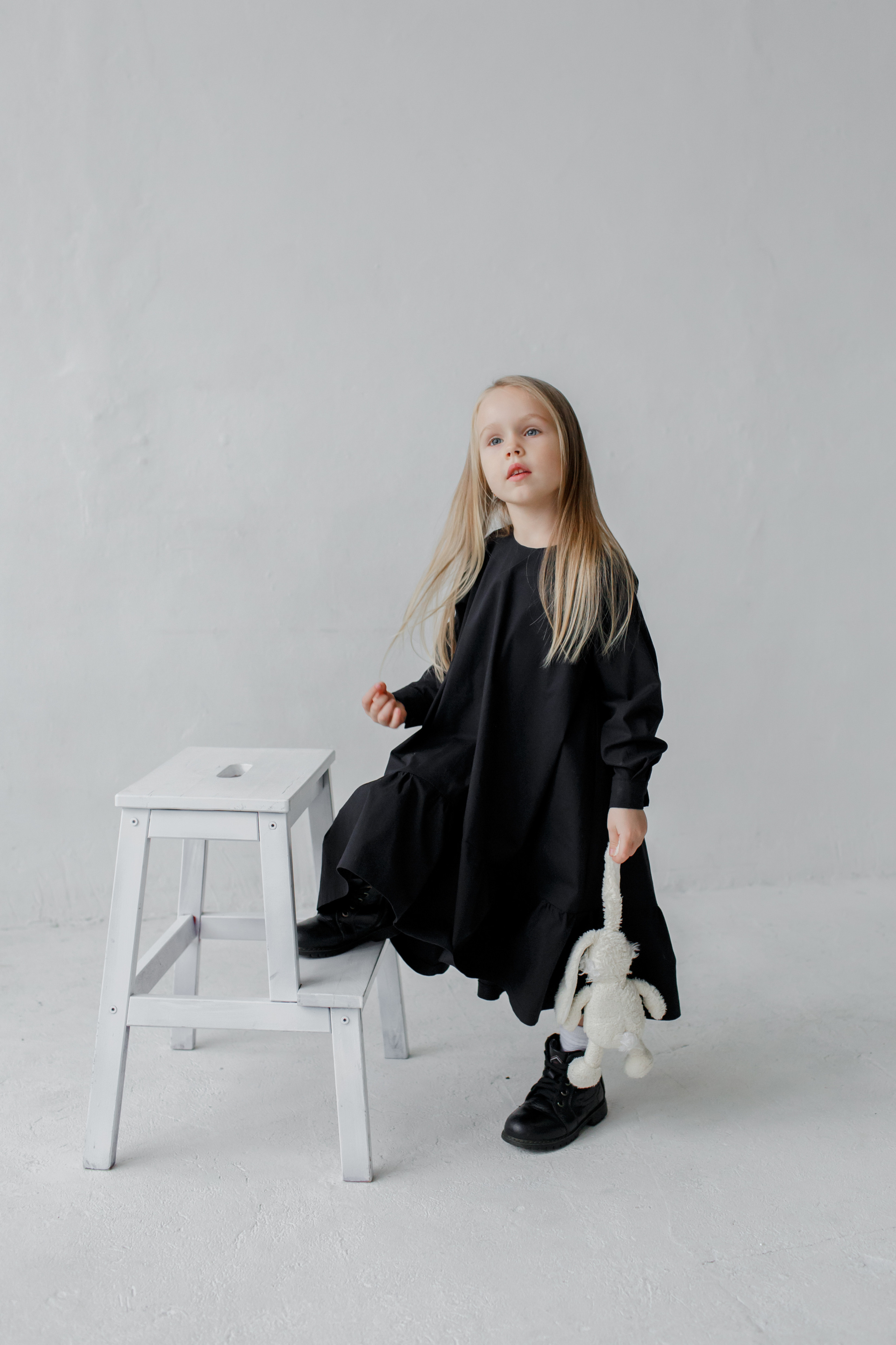 Вероничка в черном платье. Детский и семейный фотограф в Пензе Лена бешенова