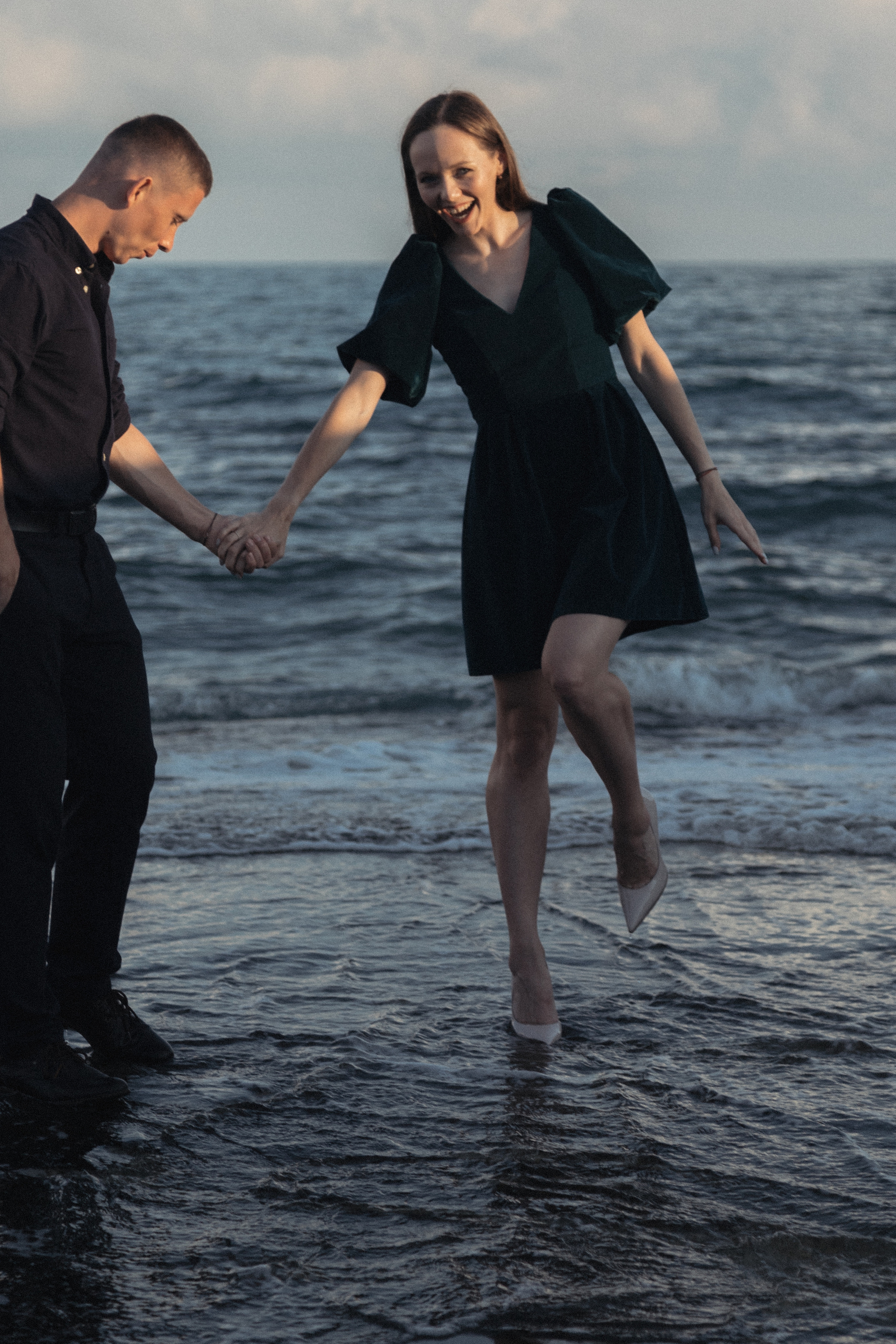 Настя и Вова / сбежать с вечеринки