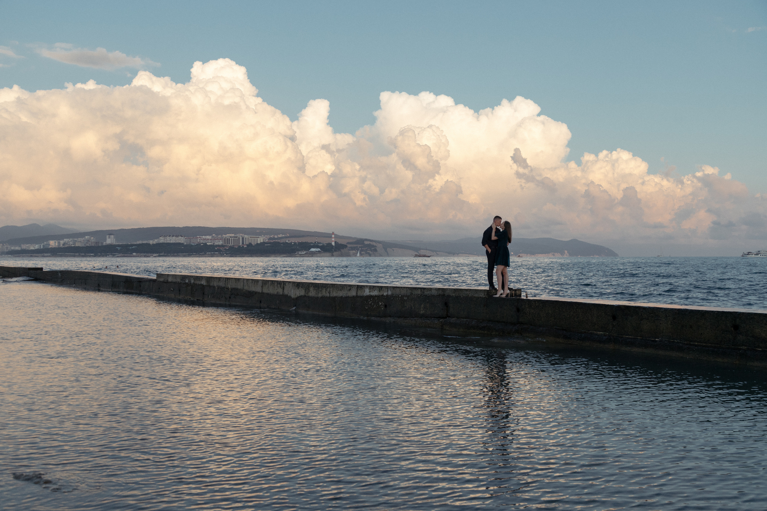 Настя и Вова / сбежать с вечеринки
