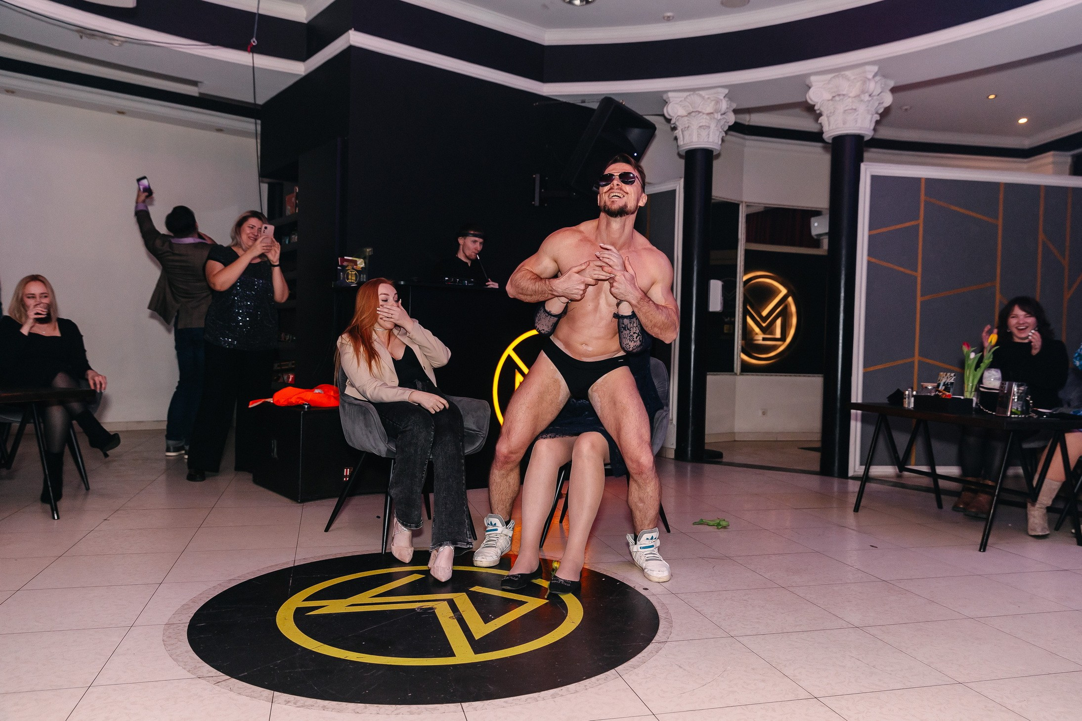 8 марта в лаунж-баре Major 2024. Свадебный, семейный и детский фотограф в Калининграде Елена Кравцова