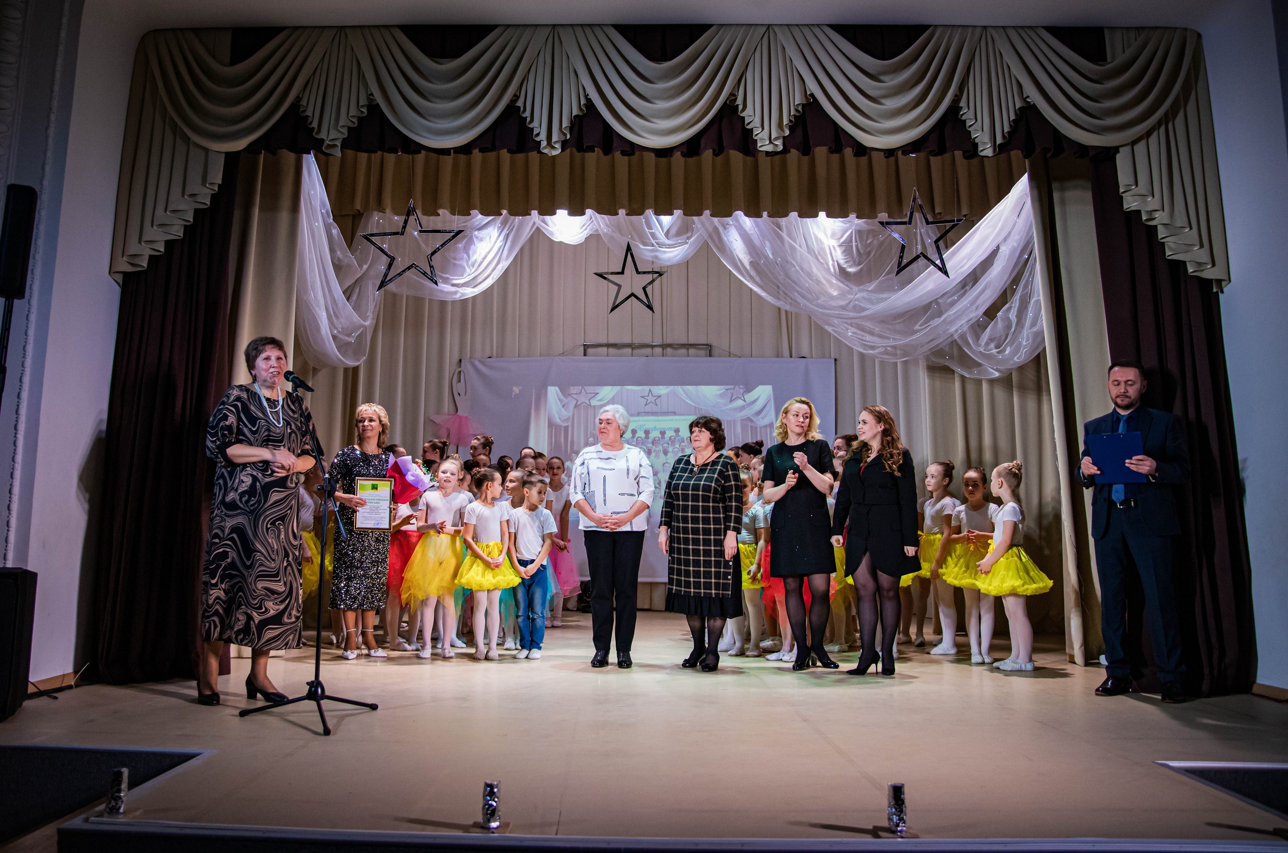 «Конфетти» Юбилейный концерт «Твори Добро». Фотограф Дарья Маташкова