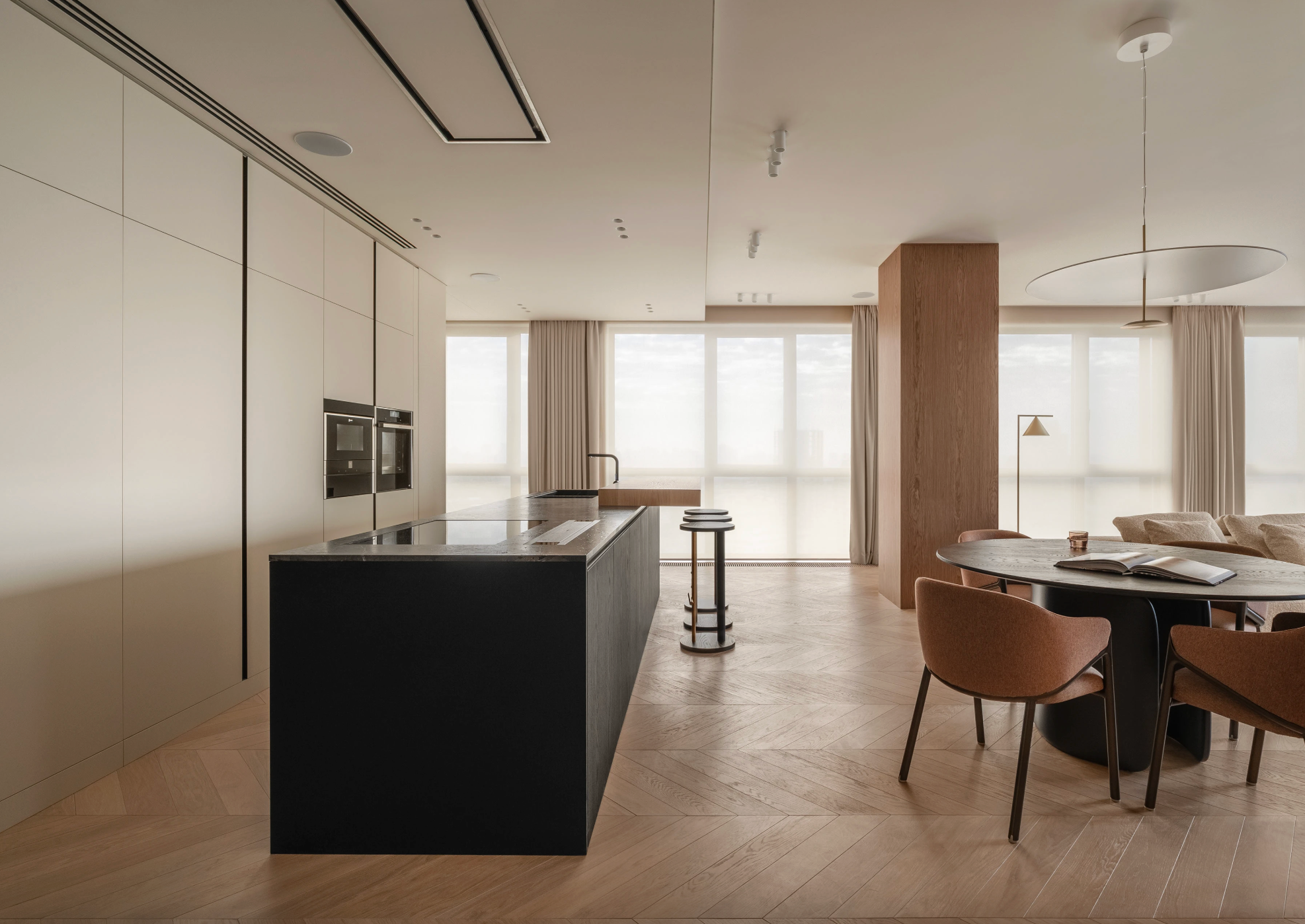 SYMPHONY 34 / 132 м². Inside Form — студия, где проект начинается не с стен, а с человека. Индивидуальный подход, живой стиль