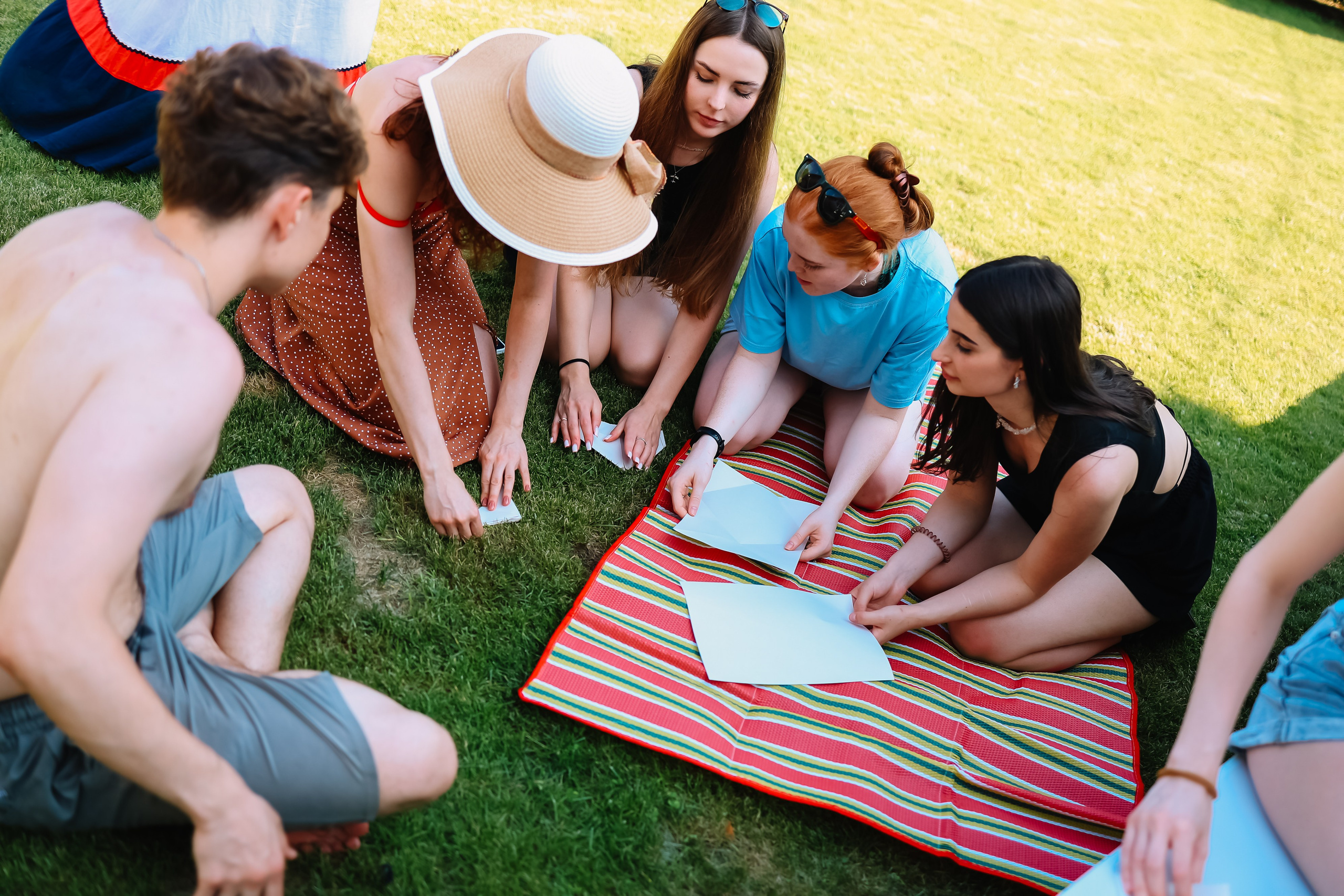 алёна малахова фотограф новосибирск семейный детский домашняя фотосессия в новосибирске день рождения репортажная съёмка фотосессия с лошадьми на конюшне деревня алтай  на природе фотосессия в детском саду мама и сын предложение руки и сердца идея  помолвка фотосессия берег закат детский день рождения годик торт аниматор лофт игровая продолжение следует prodoljenie_sleduet_  корпоратив тимбилдинг
