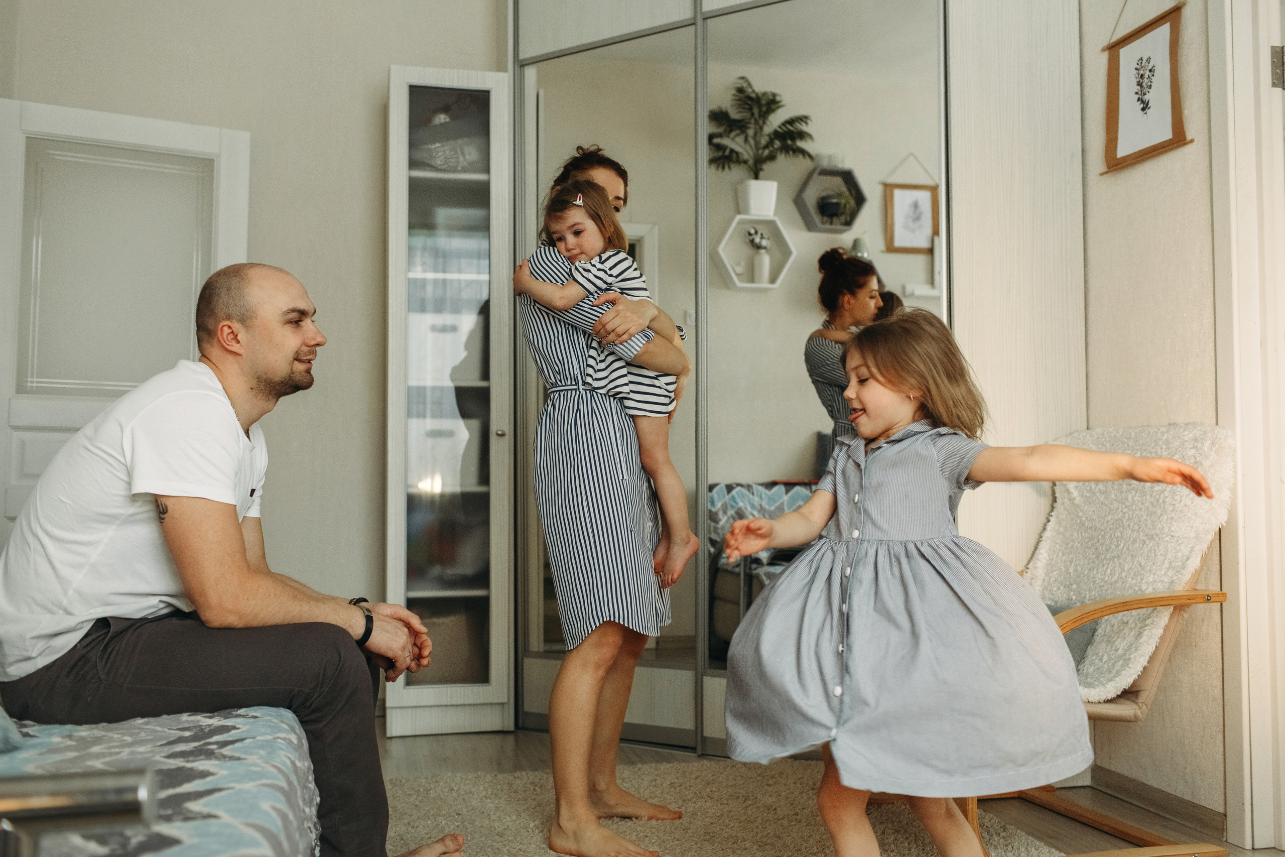 Домашняя фотоистория Таня и Леша + Варя и Василиса и кот Ватсон. Семейный, свадебный фотограф Минск Бобруйск Алла Сказова