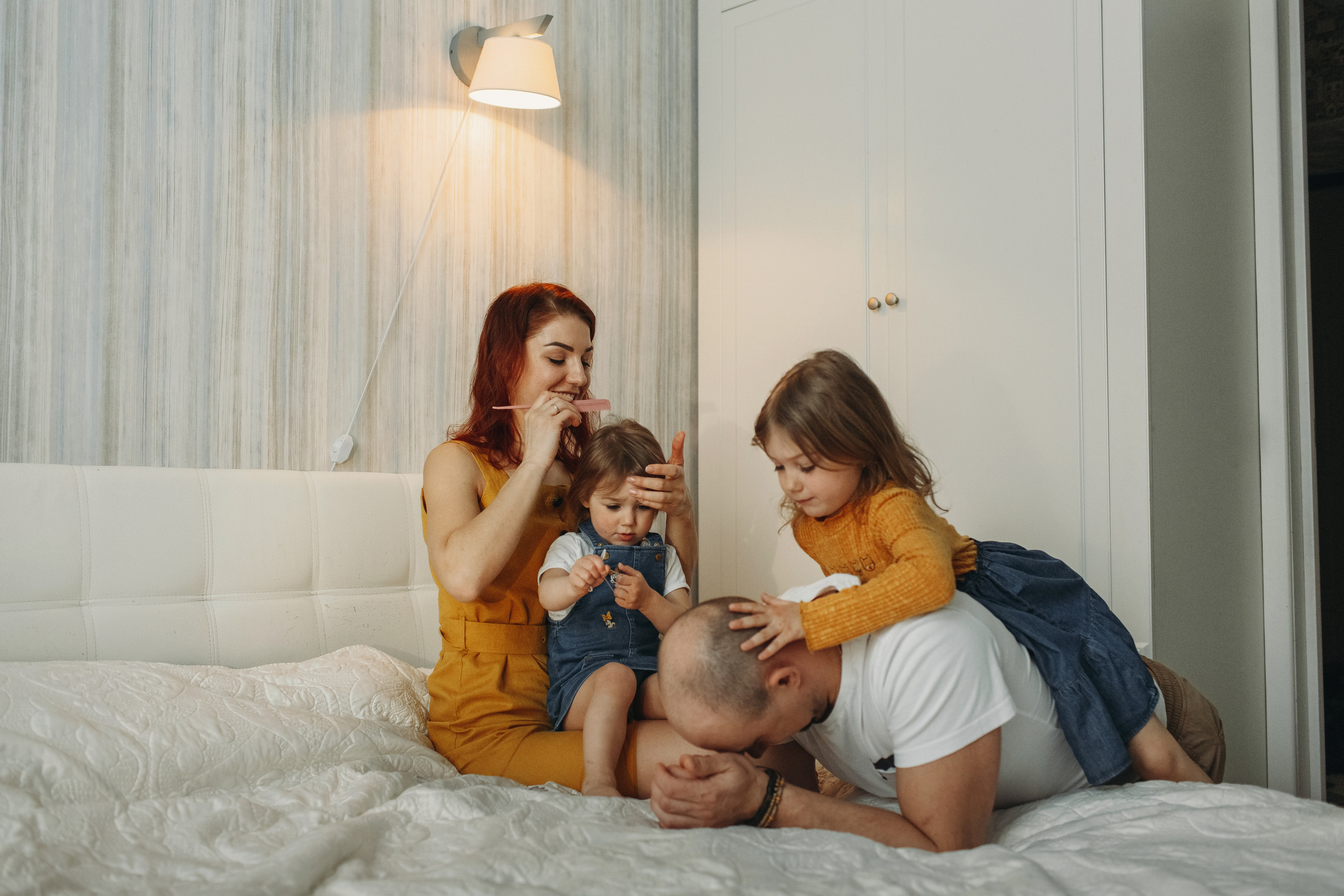 Домашняя фотоистория Таня и Леша + Варя и Василиса и кот Ватсон. Семейный, свадебный фотограф Минск Бобруйск Алла Сказова