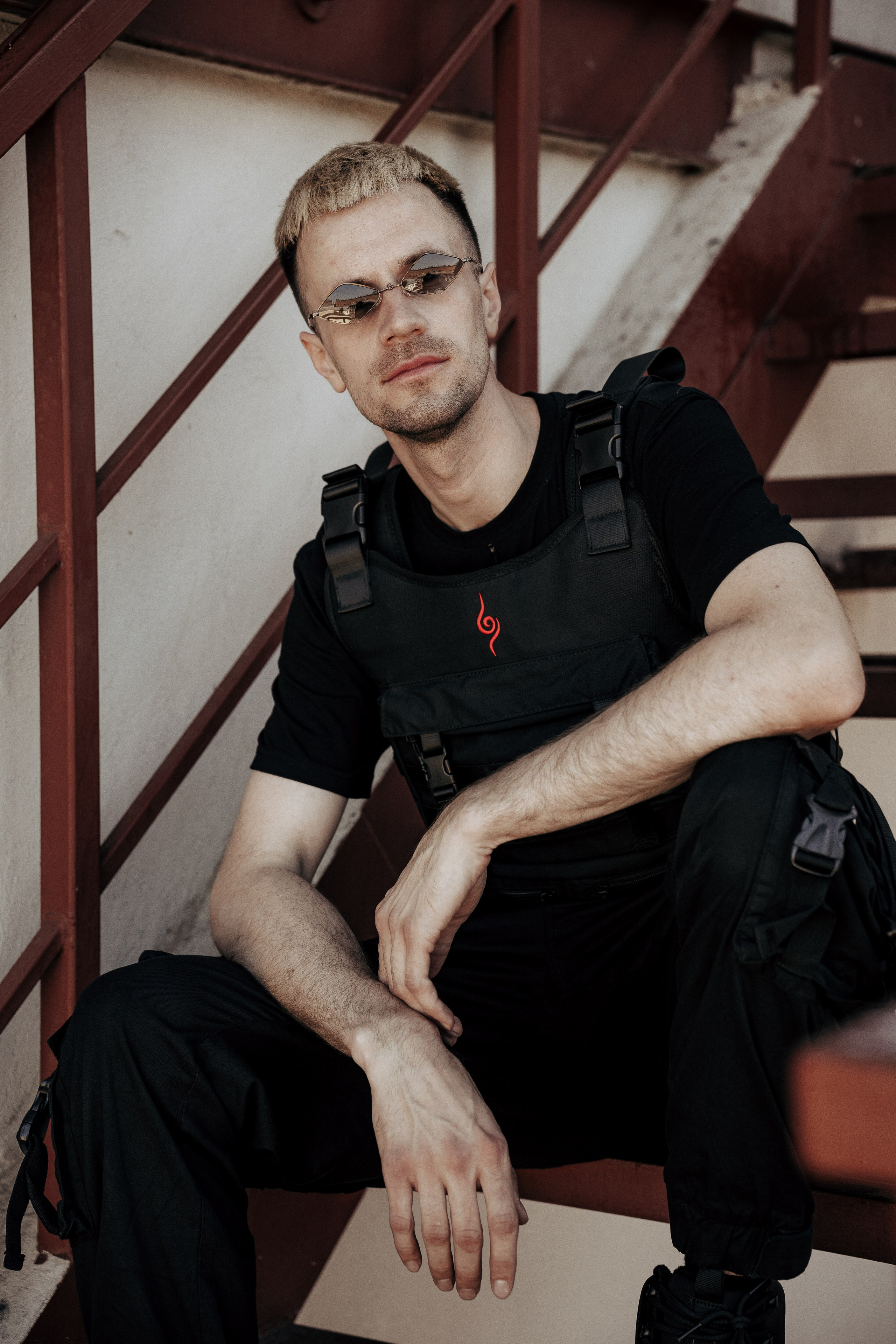 Мужская фотосессия в пространстве G47, на мотоцикле в Невской ратуше и в фотостудии «Art Place». Профессиональный фотограф в Санкт-Петербурге Александр Волосенцев